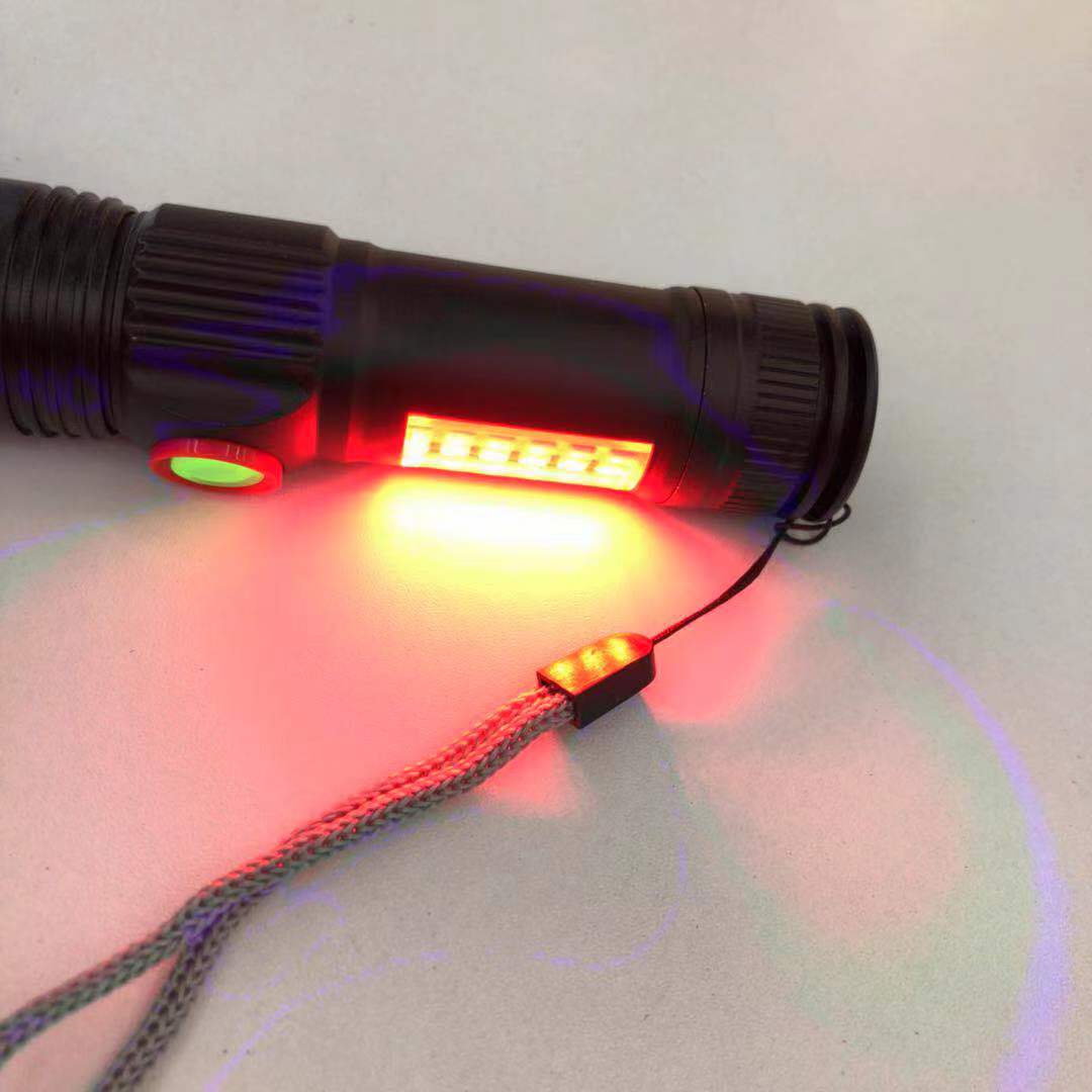 USB直充 可充电式小型 强光手电筒LED远射超亮调光迷你P60电灯 红蓝光侧灯详情图3