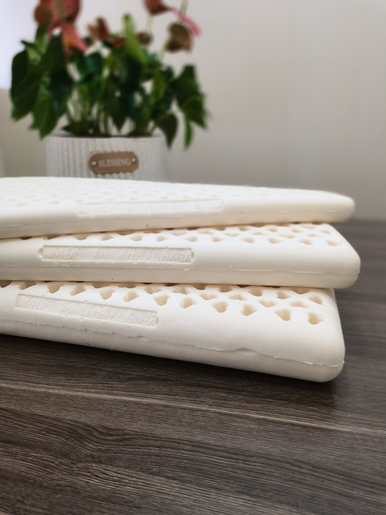 泰国进口乳胶枕天然乳胶枕四季通用透气枕芯详情图2