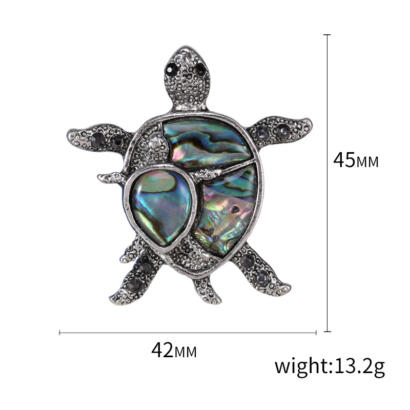 Factory direct sales, popular in foreign trade, high-end new brooches paired with abalone, shellfish, turtle, European and American luxury high-end pearl pins, pearl coats, corsages, mom gifts Application Scenario