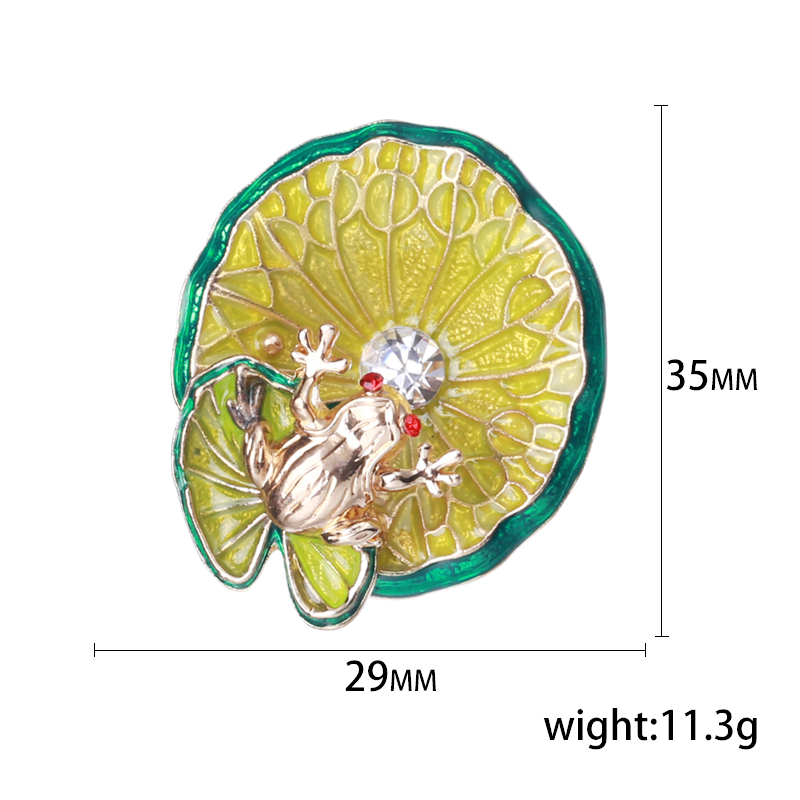 Factory direct sales, popular new high-end brooches for export, with oil-dripping lotus leaf frogs, luxurious high-end pearl pins from Europe and America, pearl coats, corsages, and gifts for mothers Application Scenario