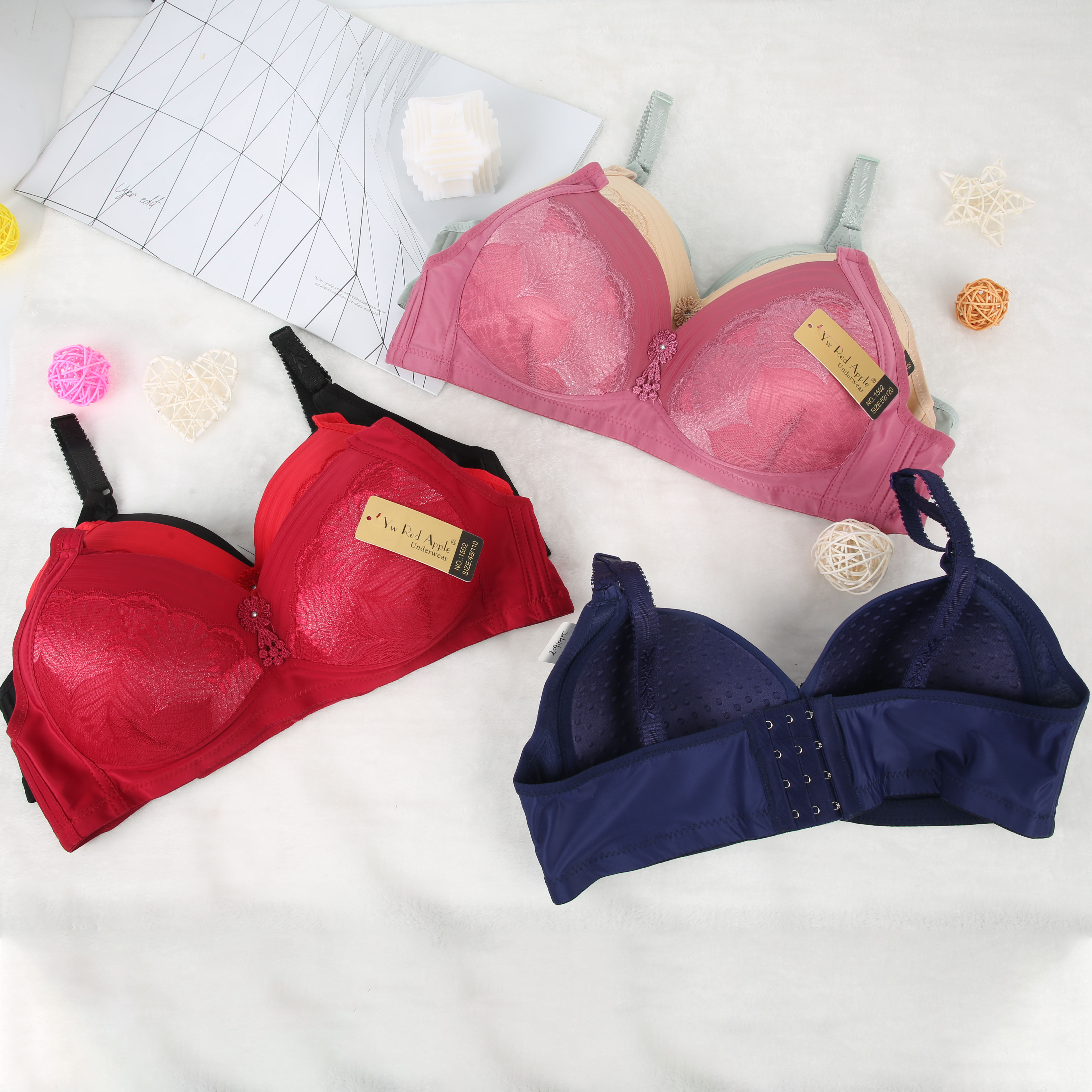 外贸东南亚现货小胸聚拢文胸薄款无钢圈女士内衣绣花收副乳调整型性感透气