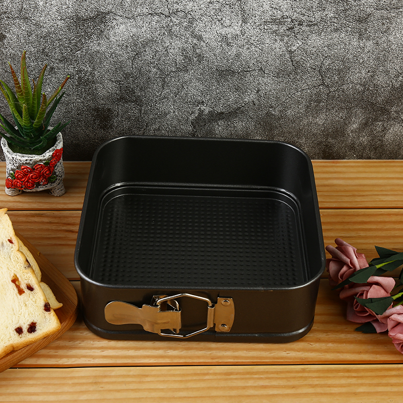 Square buckled non-stick cake mold
