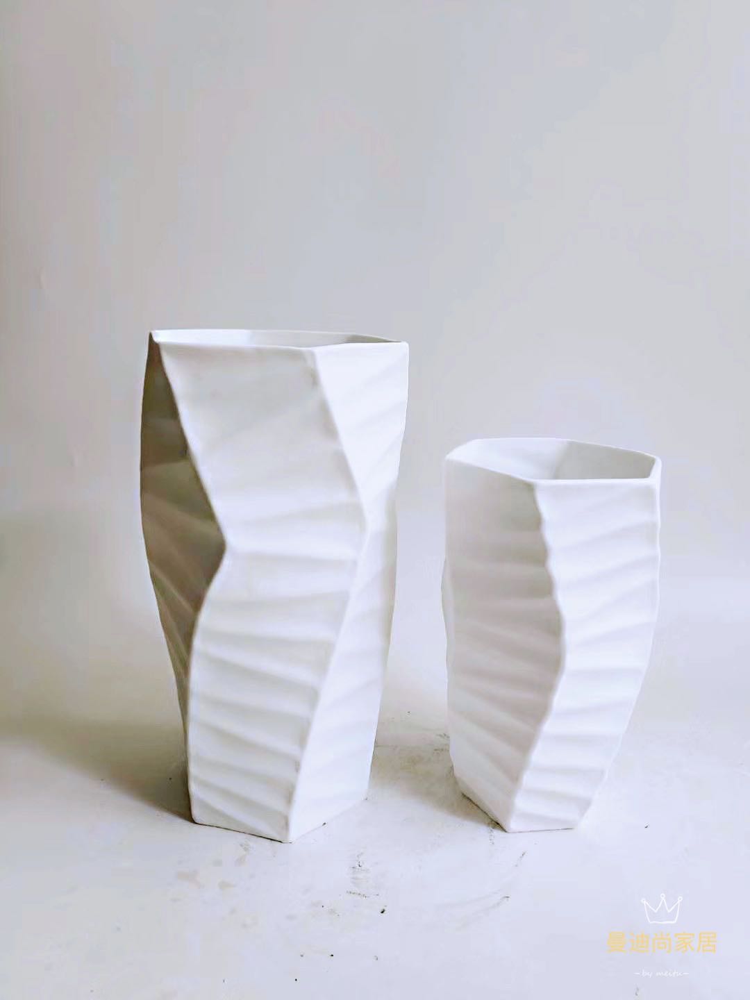 陶瓷花瓶/陶瓷装饰品/家居饰品白底实物图