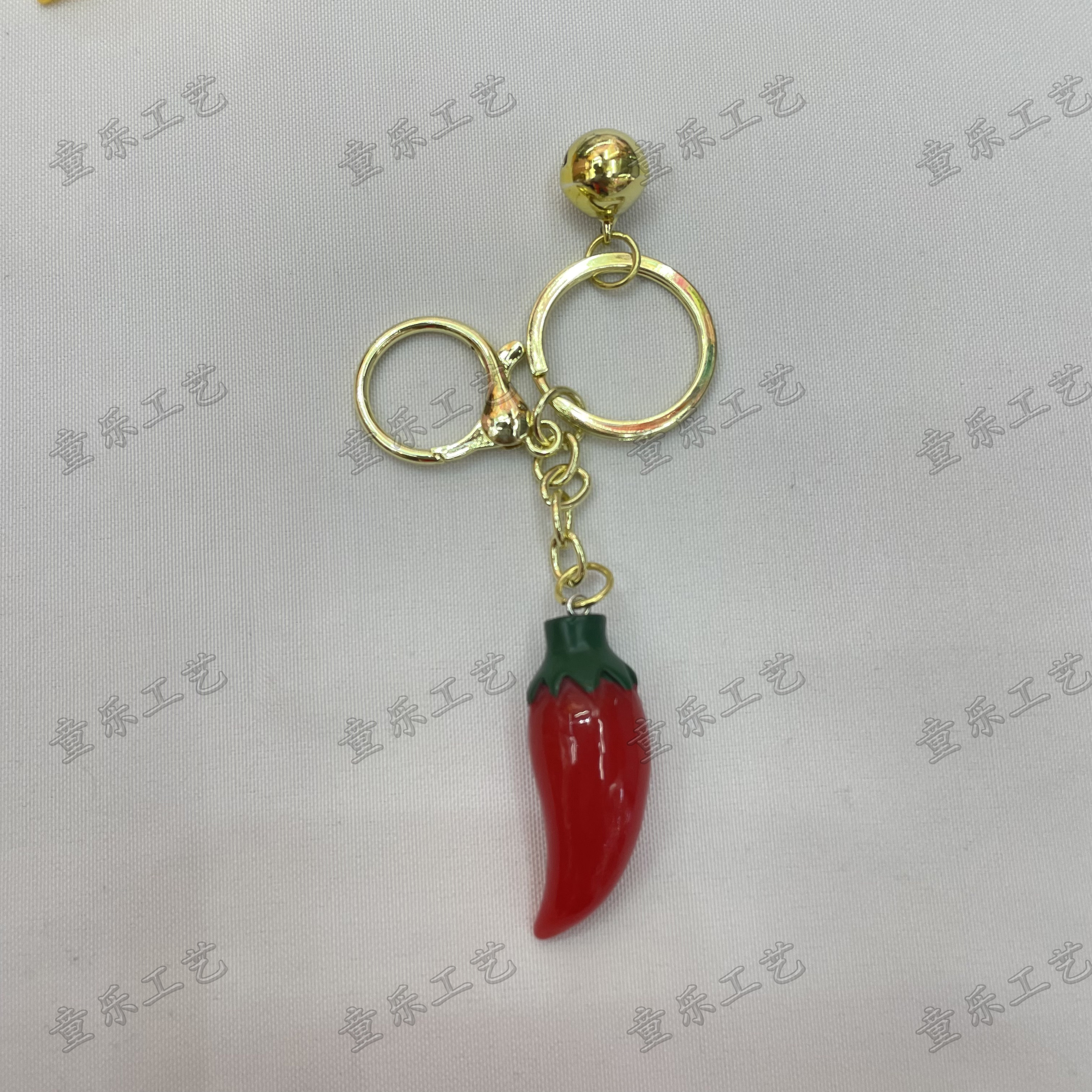 Chili keychain small pendant, creative and personalized car, cute female key chain ring, keychain, schoolbag, mobile phone hanging decoration Application Scenario