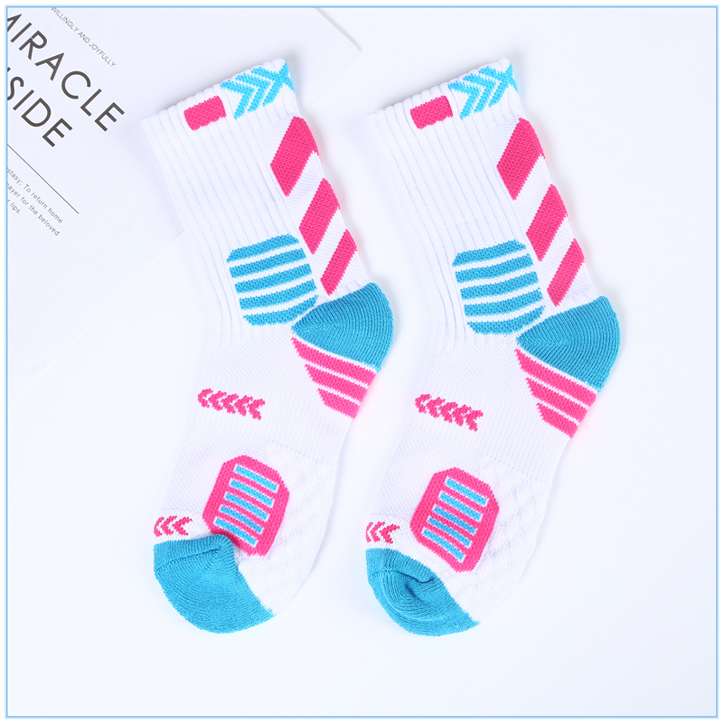 Basketball socks, children's high-top American long socks, student towel soles, professional practical sports socks details Picture