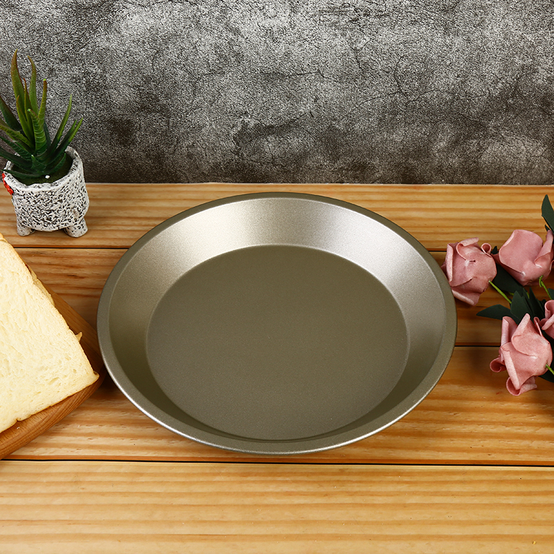 The disc is non-stick and easy to remove from the cake mold Application Scenario