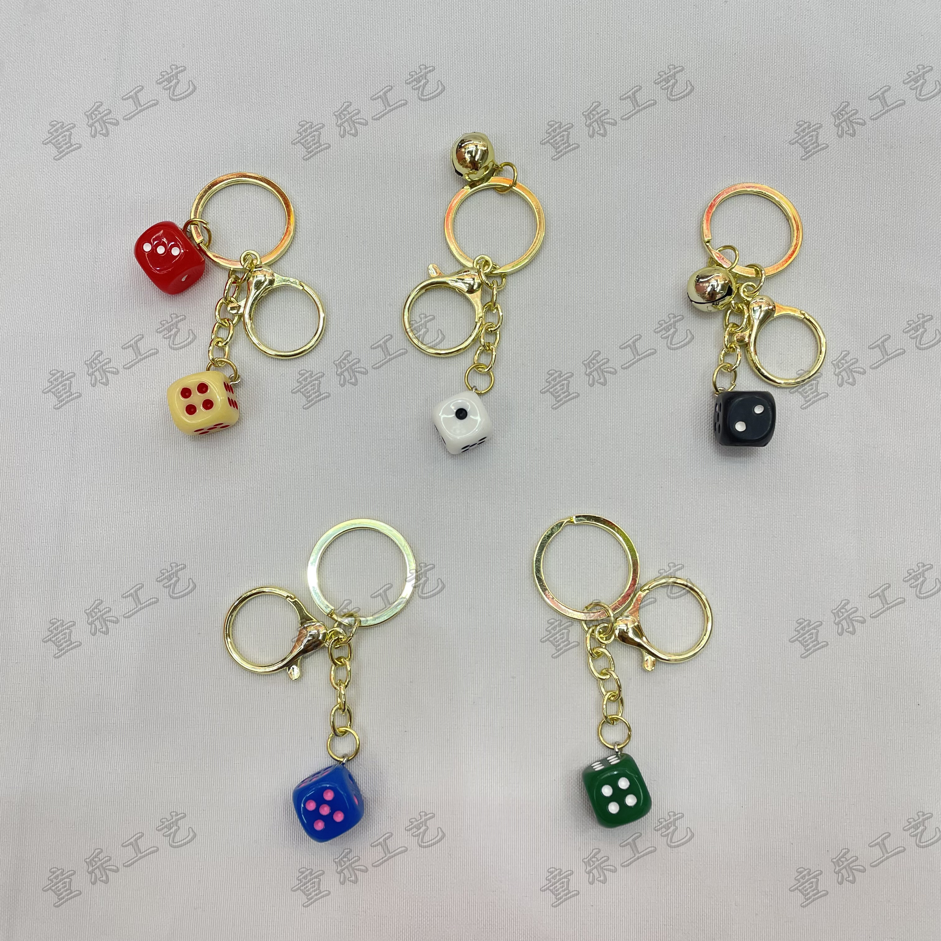 Best-selling creative resin dice-shaped keychain pendants, portable bags, pens, accessories and pendants details Picture