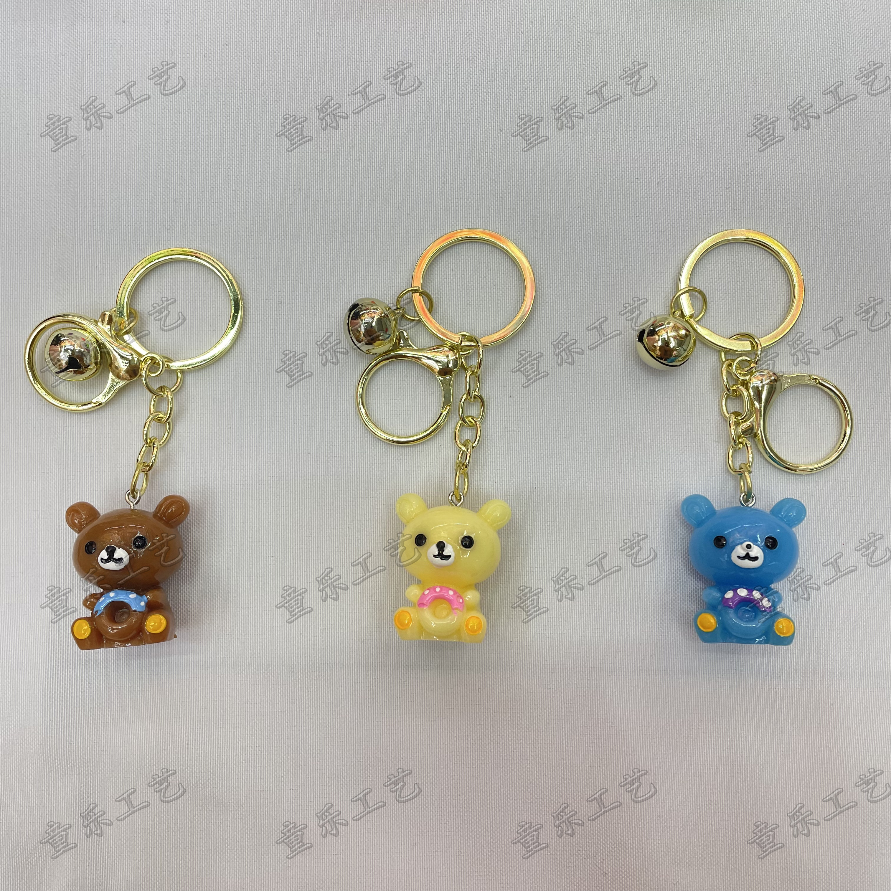 Cartoon cute bear keychain, creative men's and women's car bag key chain ring pendant Specification image