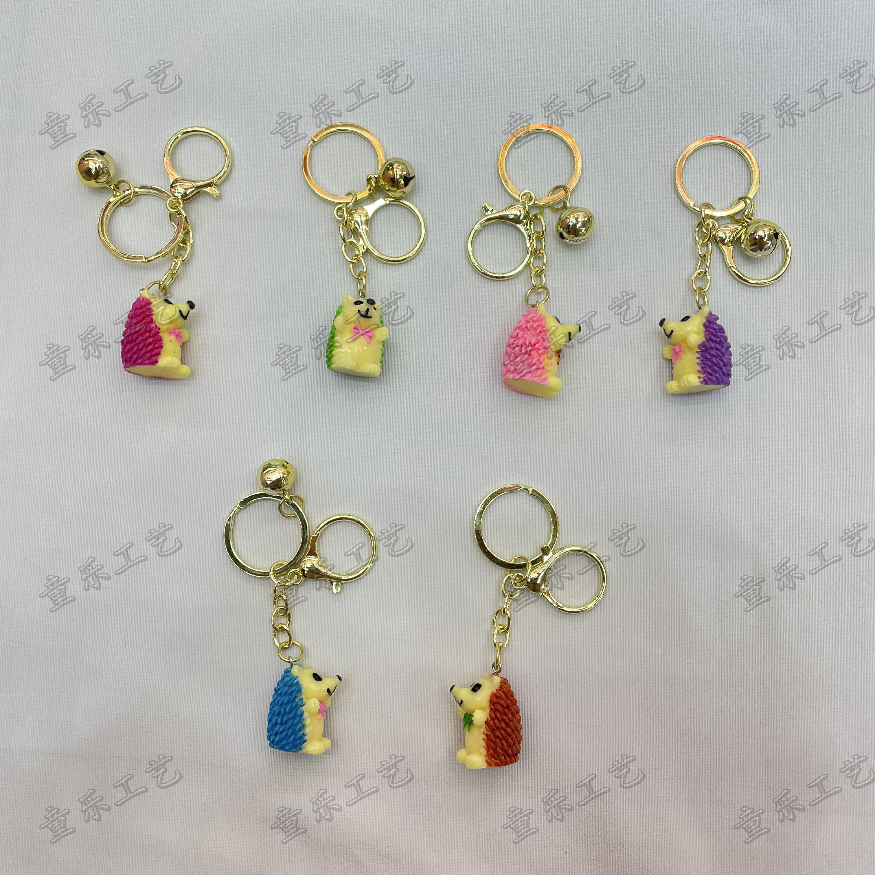 Creative simulation resin decorative keychains, bag pendants and mobile phone pendants Specification image