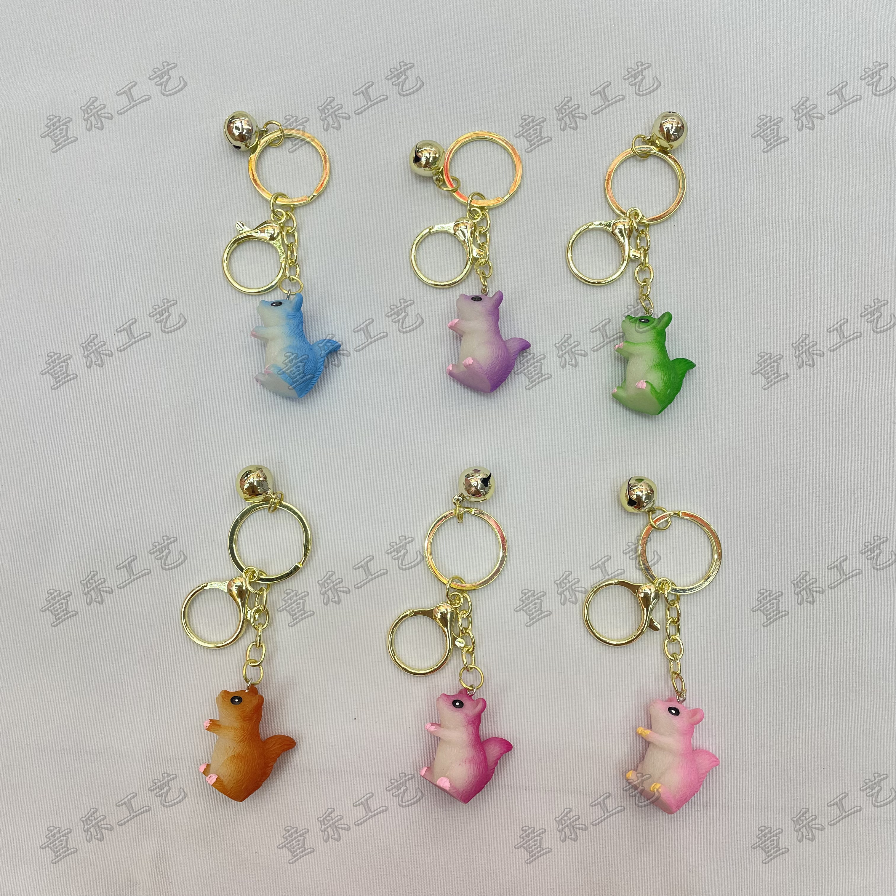 Creative simulation resin decorative keychains, bag pendants and mobile phone pendants