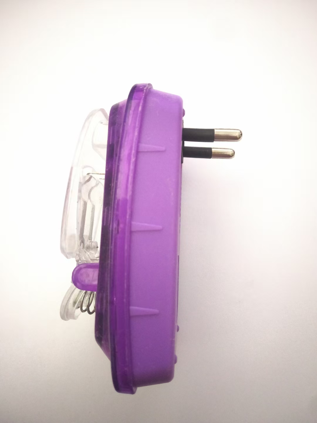 New square marquise-shaped universal charger, old mobile phone battery charger, elderly mobile phone, game console, camera, radio, household small appliances, CCD 3.7V battery, old external polymer battery charging details Picture