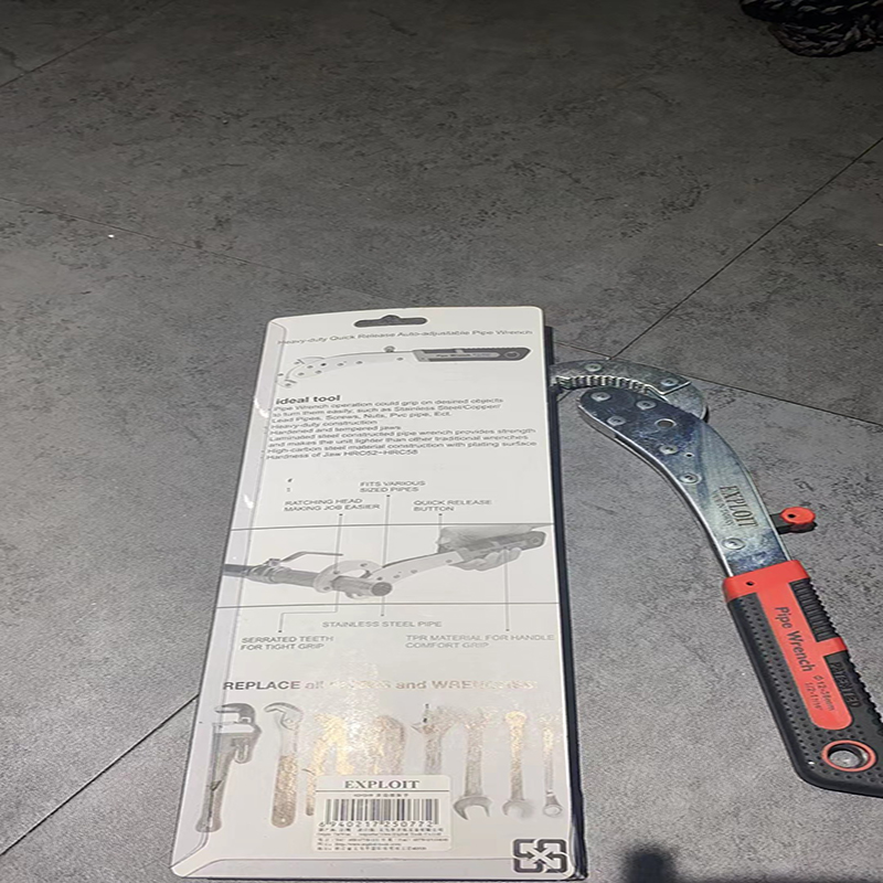 多功能扳手/CR-V/铬钒钢白底实物图