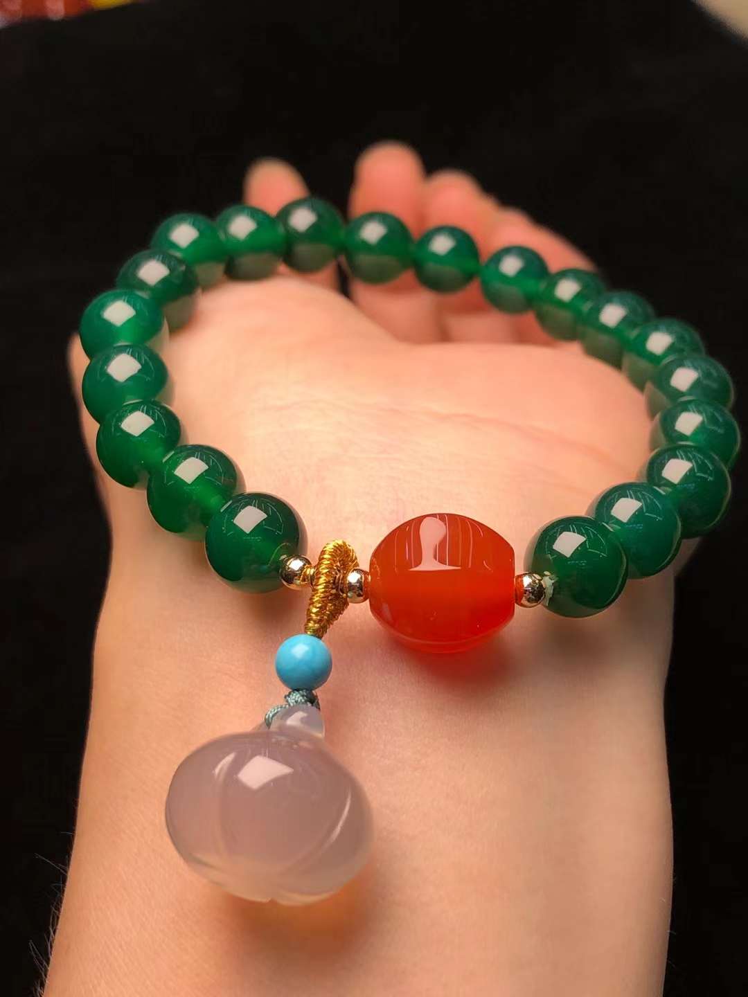 8mm green agate hanging lotus pod bracelet, a live-streaming bestseller Buddhist prayer bead bracelet details Picture