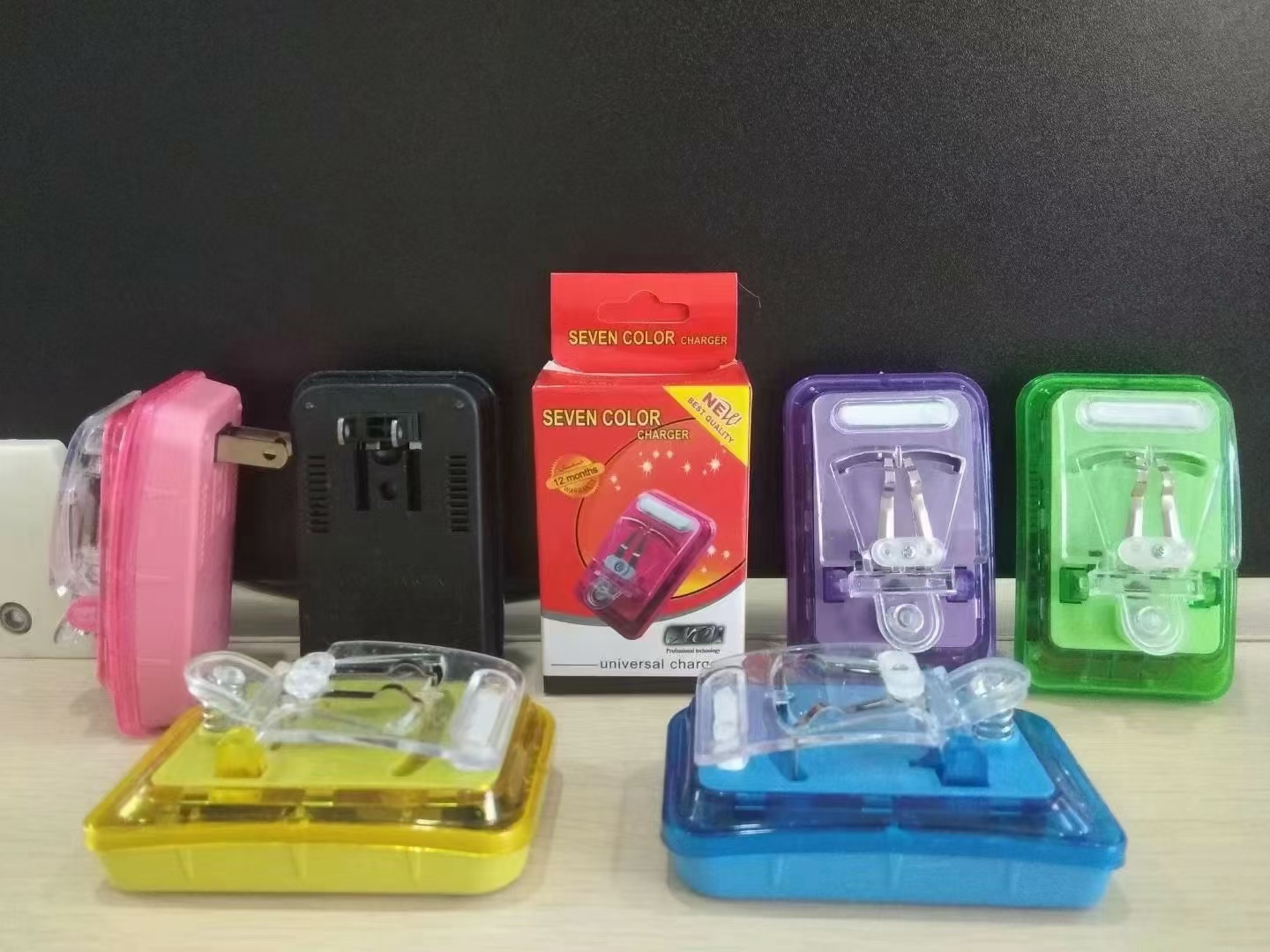 新方型跑马灯万能充老款手机电池充电器老人机游戏机相机收音机家用小家电器CCD3.7v电池老款外置聚合物电池充电