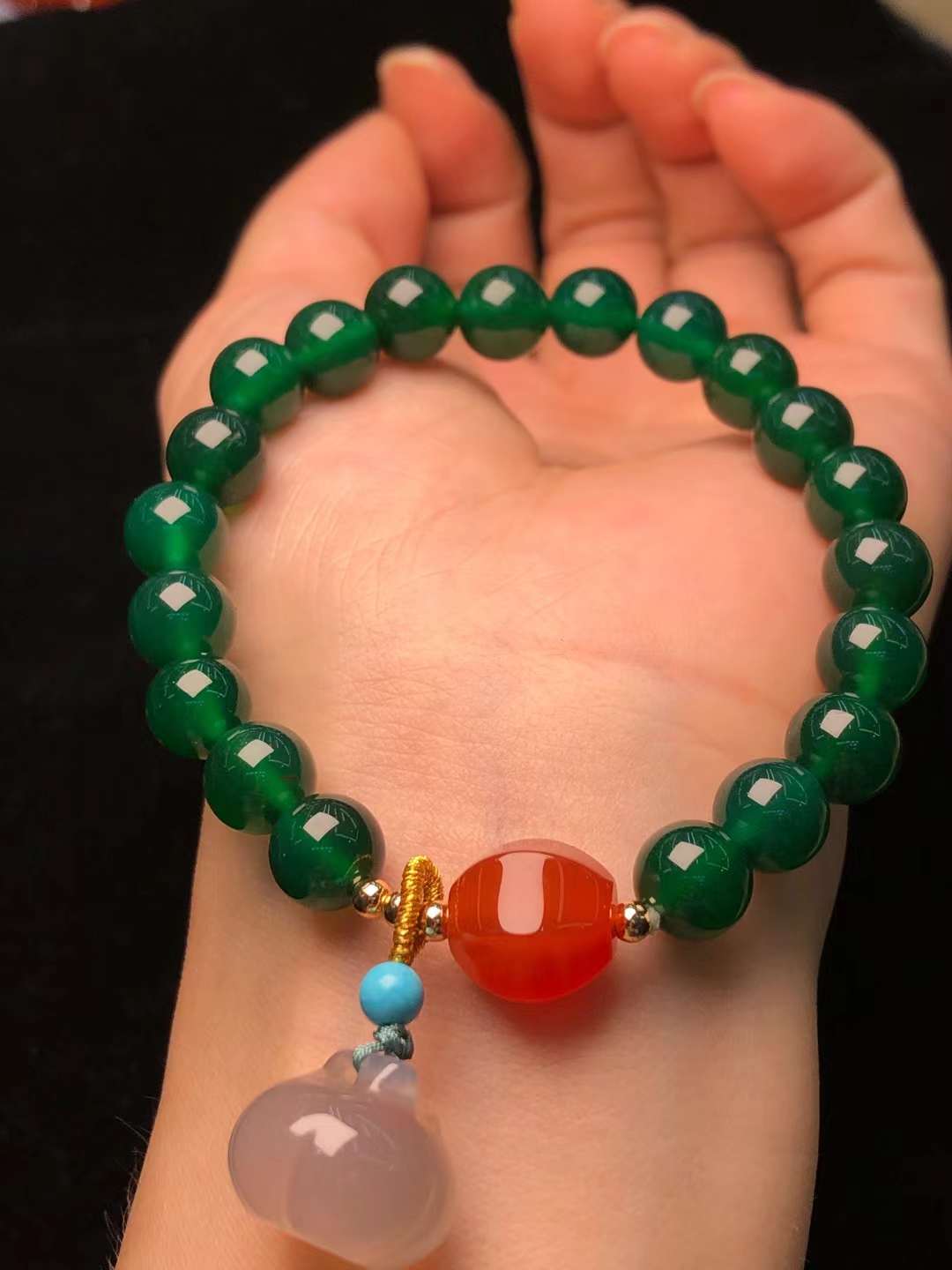 8mm green agate hanging lotus pod bracelet, a live-streaming bestseller Buddhist prayer bead bracelet