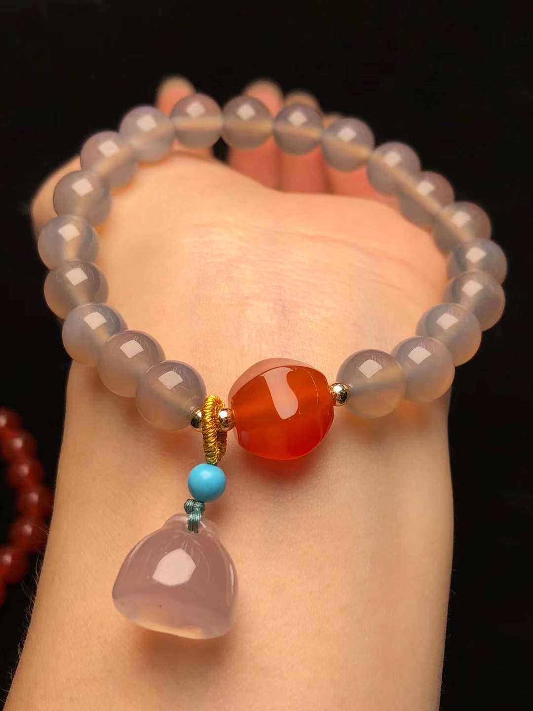 8mm smoke purple jade agate hanging lotus pod bracelet, fashionable agate bracelet and Buddhist prayer beads