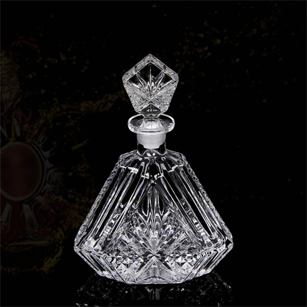 威士忌酒瓶/个性醒酒器/水晶洋酒樽白底实物图