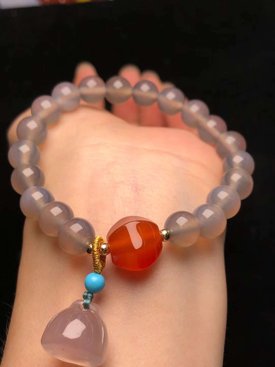 8mm smoke purple jade agate hanging lotus pod bracelet, fashionable agate bracelet and Buddhist prayer beads details Picture
