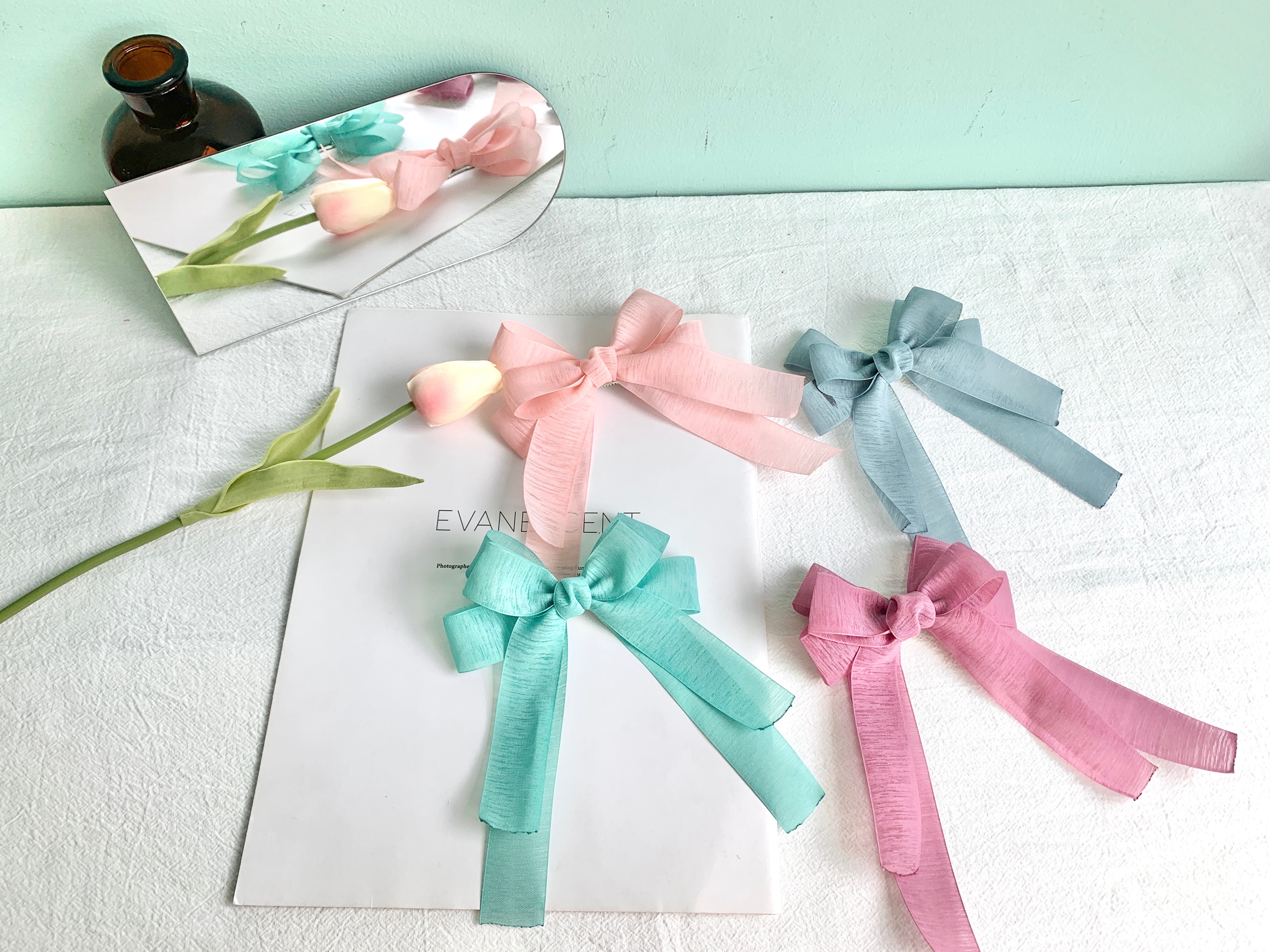 "Jianjian Classic fine horizontal stripe flower gift box packaging accessories Fashionable clothing accessories. Application Scenario