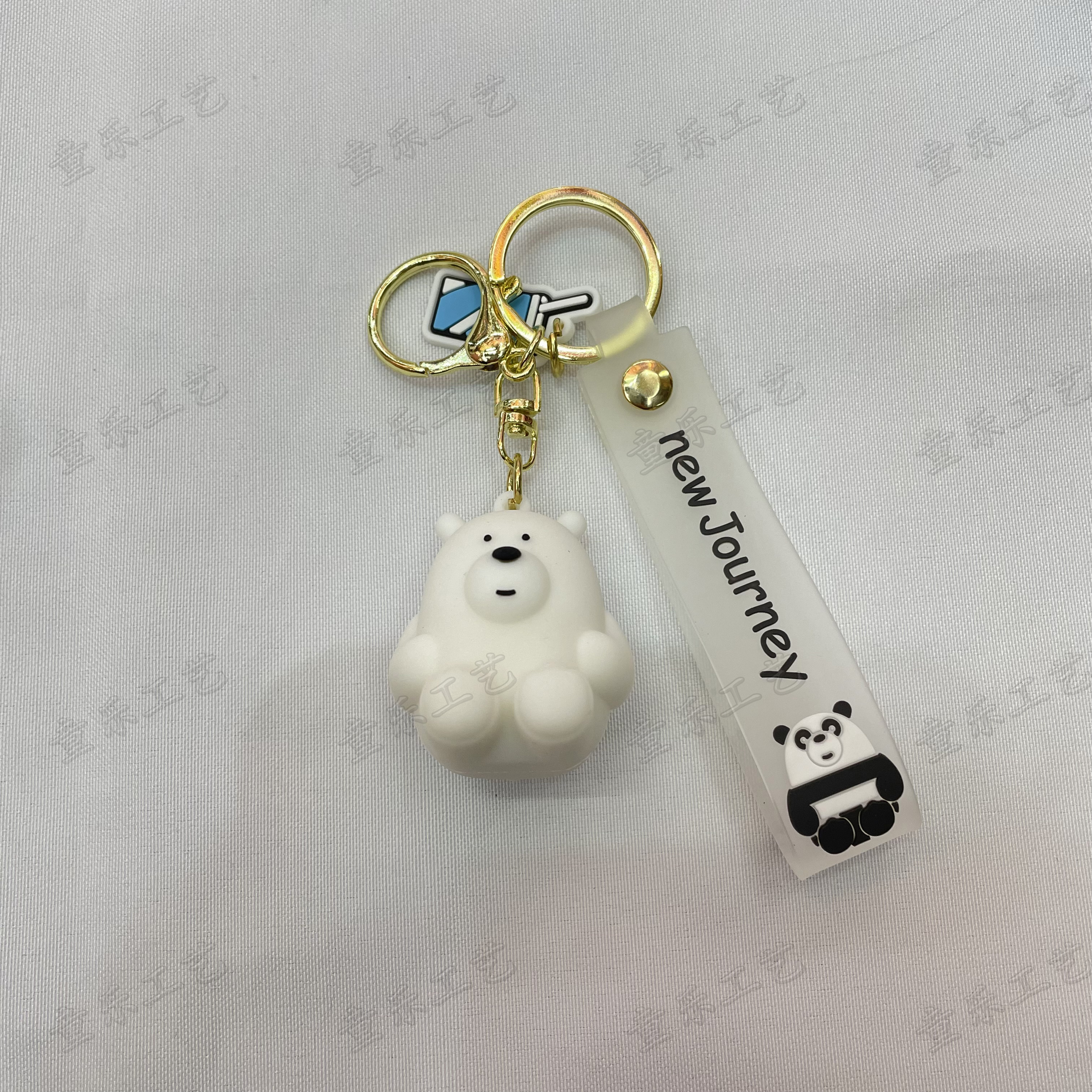 Cartoon keychains, popular sitting bear, cute and cute creative keychains, car bag pendants, mobile phone pendants Specification image