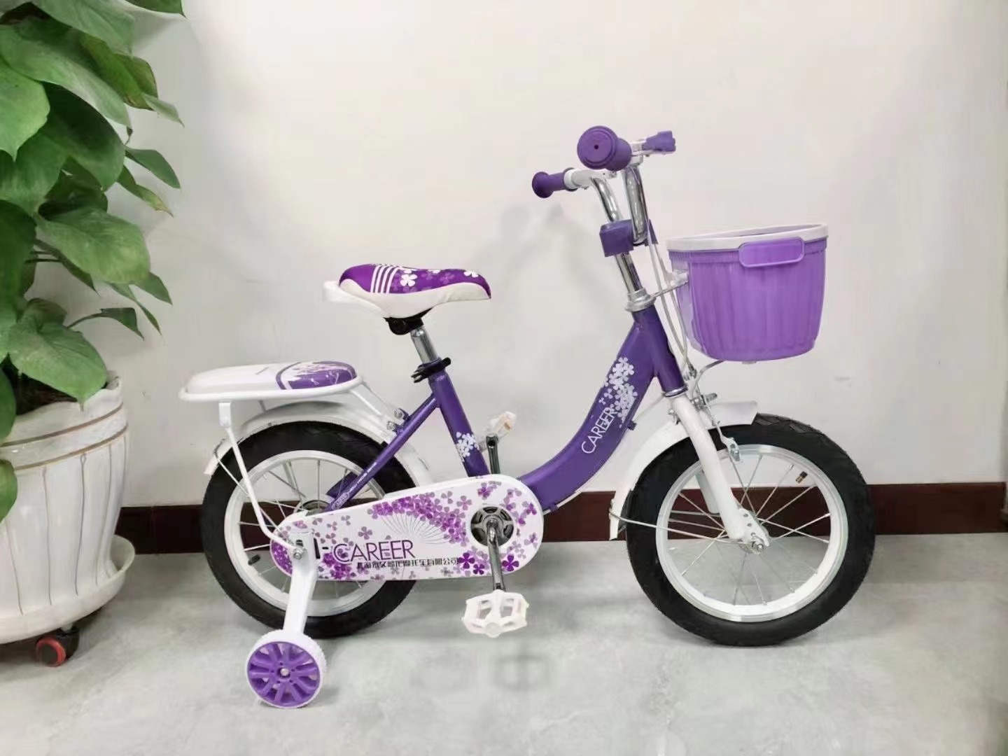 2022新款儿童自行车男女通用多种颜色轻便带车筐后座辅助轮自行车