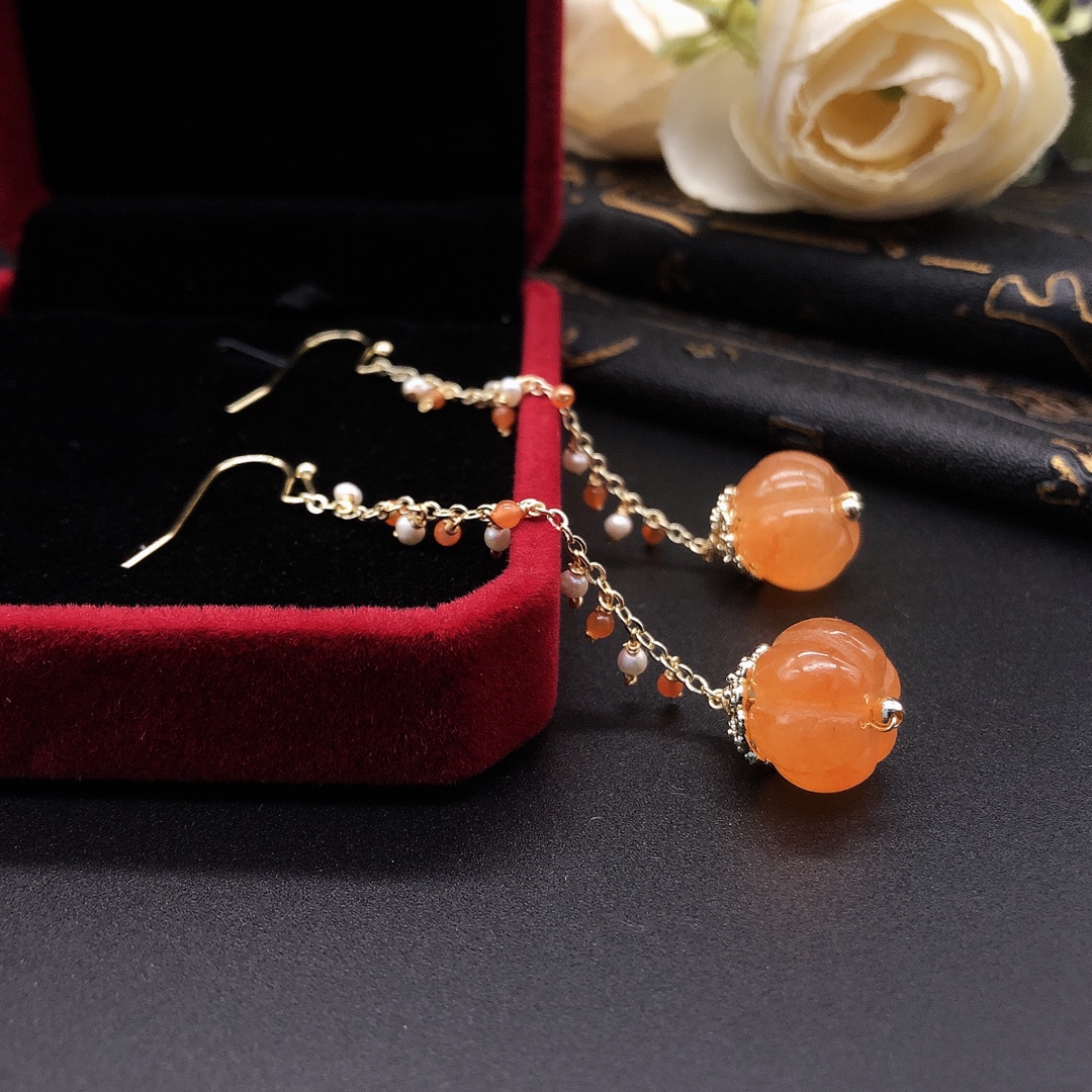 قرط اللؤلؤ الصغير Item Picture