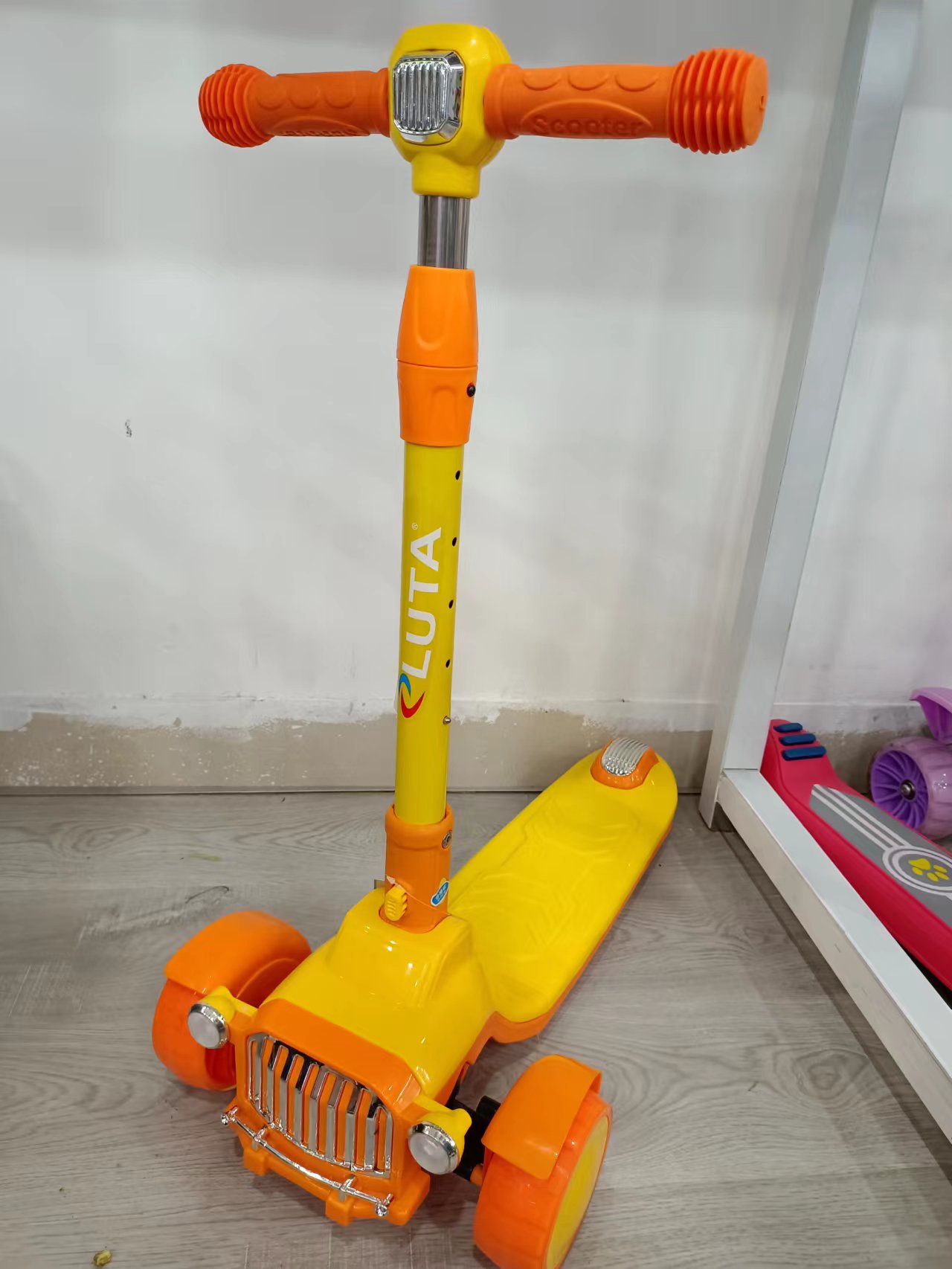 路踏luta电动滑板车Scooter21-2007型 高质耐用迷你折叠车