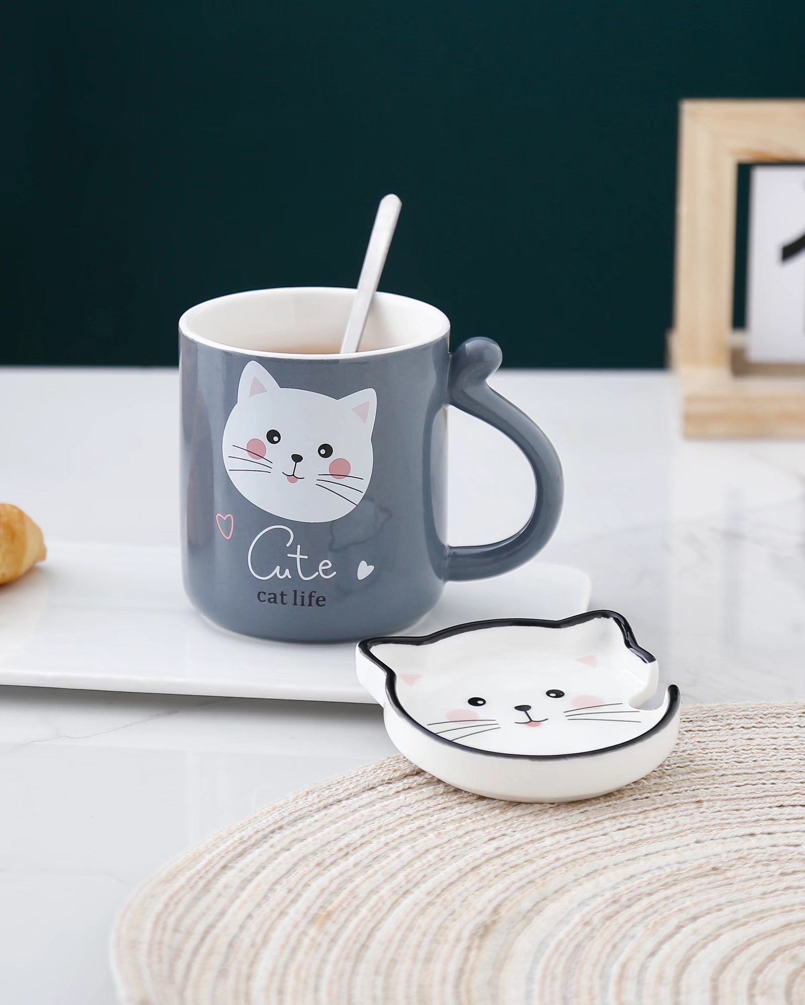 Cute kitten ceramic cup, creative coffee cup, colored glaze mug, gift water cup Application Scenario