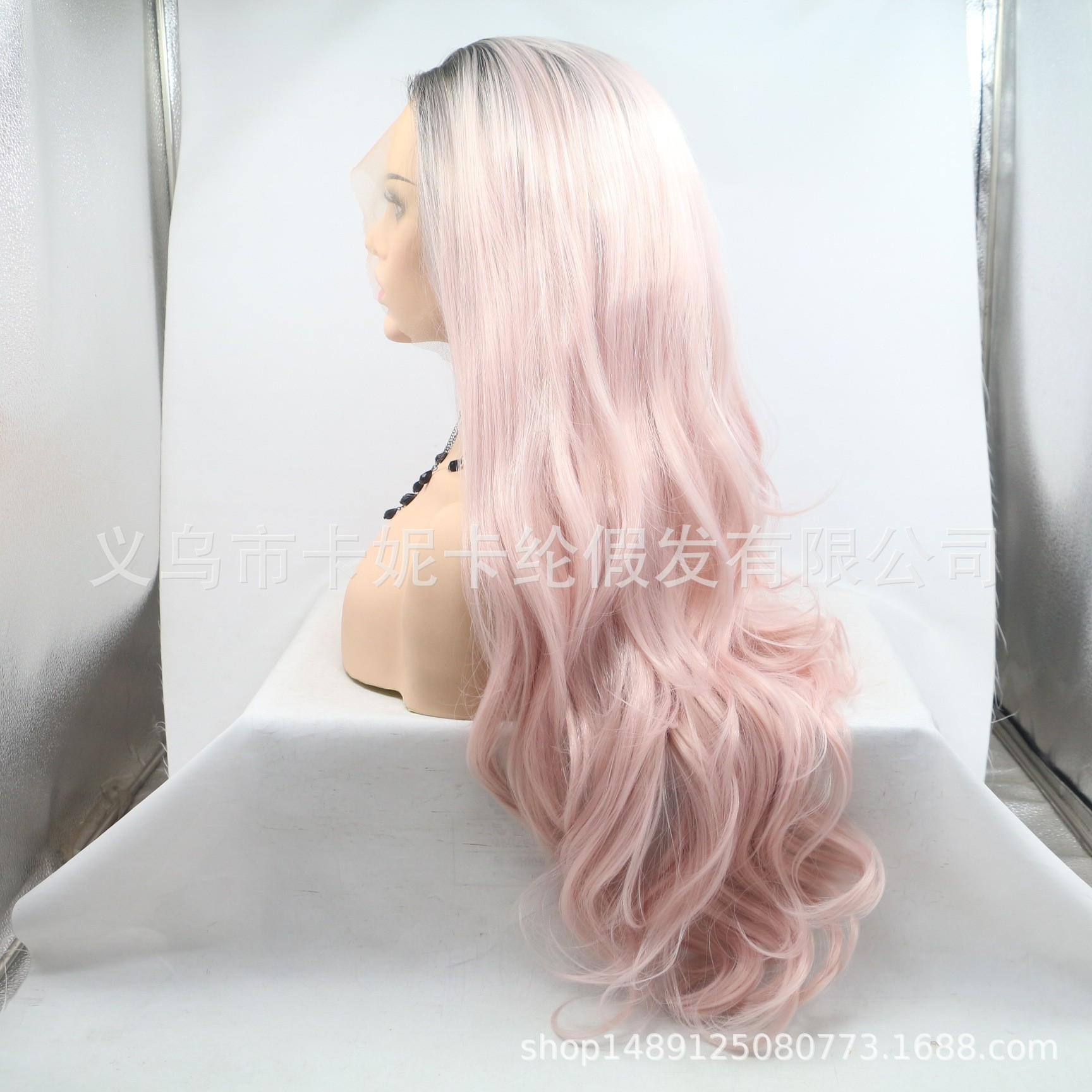 European and American fashion long straight hair synthetic fiber wig women's headwear in stock wholesale Application Scenario