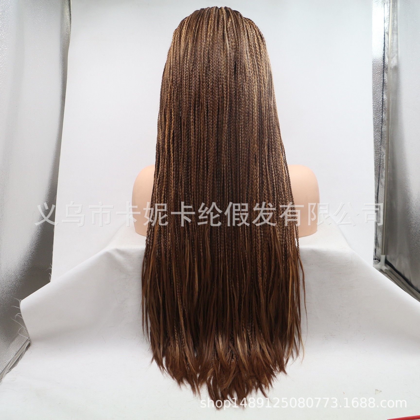 European, American and African fashion three-strand braid wigs with lace and synthetic fiber wigs in front of dirty braids details Picture