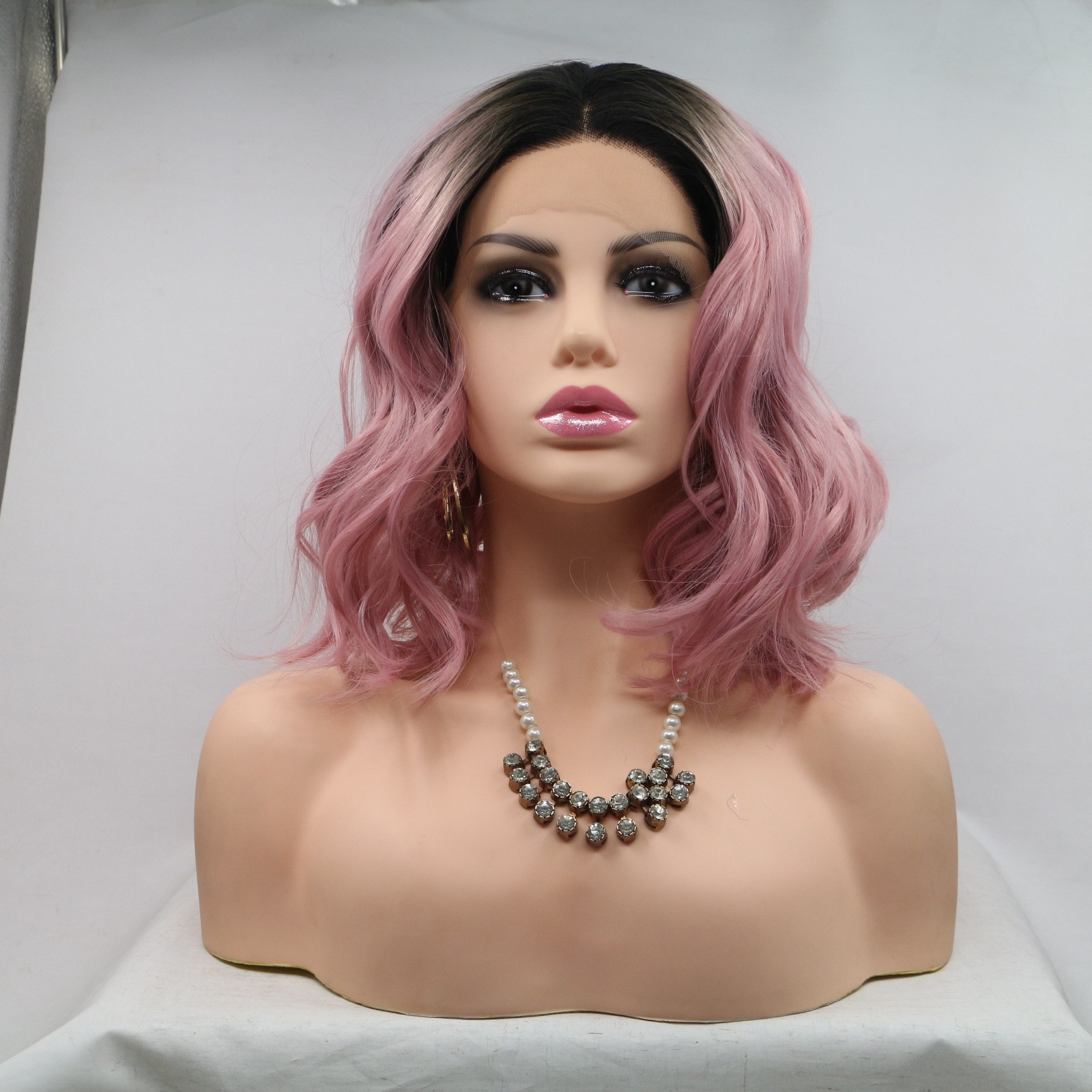 NEWLOOK European and American wig with short curly hair, lace fashion, new cross-border wig in light pink Application Scenario