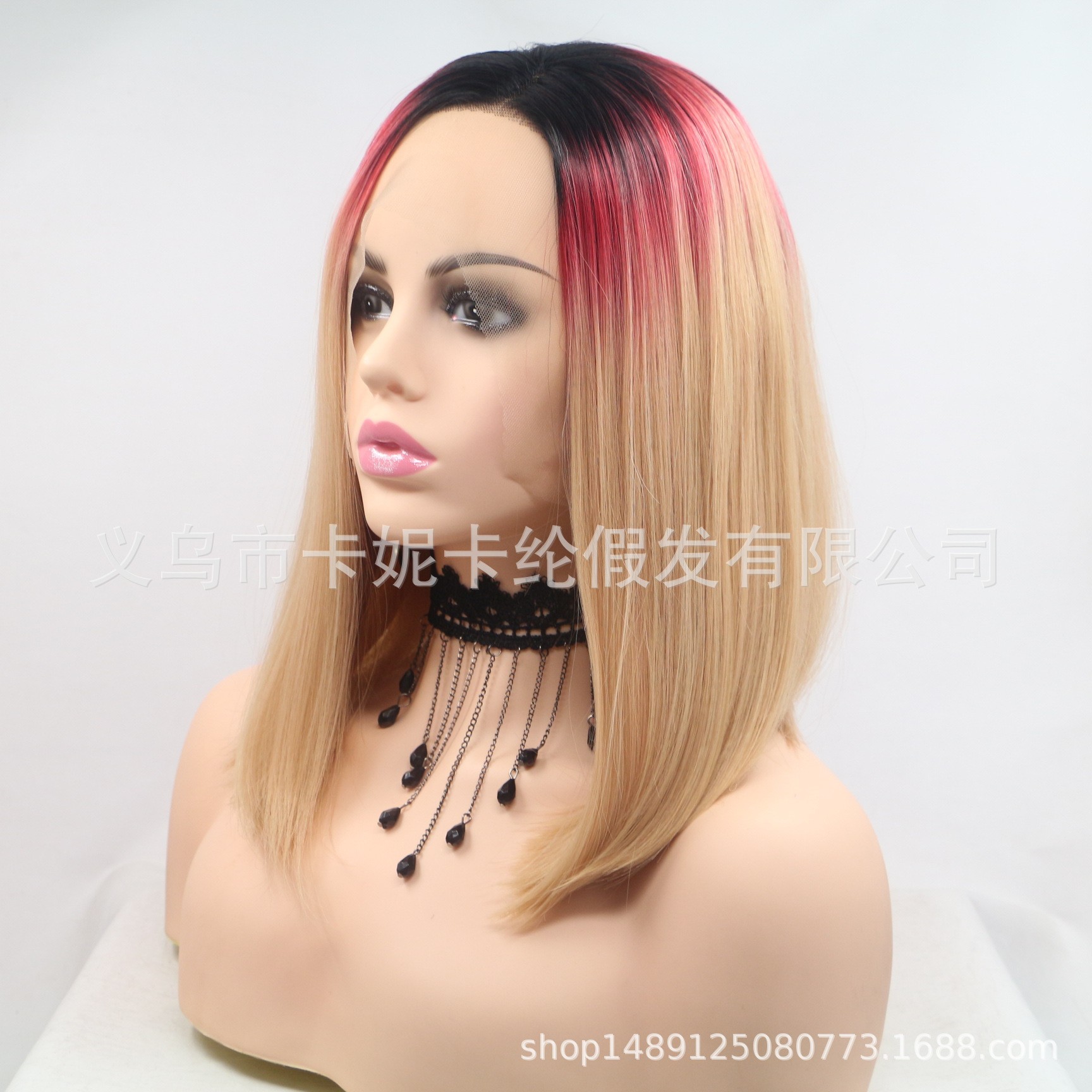 European and American fashion mid-parted shoulder-length synthetic fiber wigs for women are in stock and available for wholesale