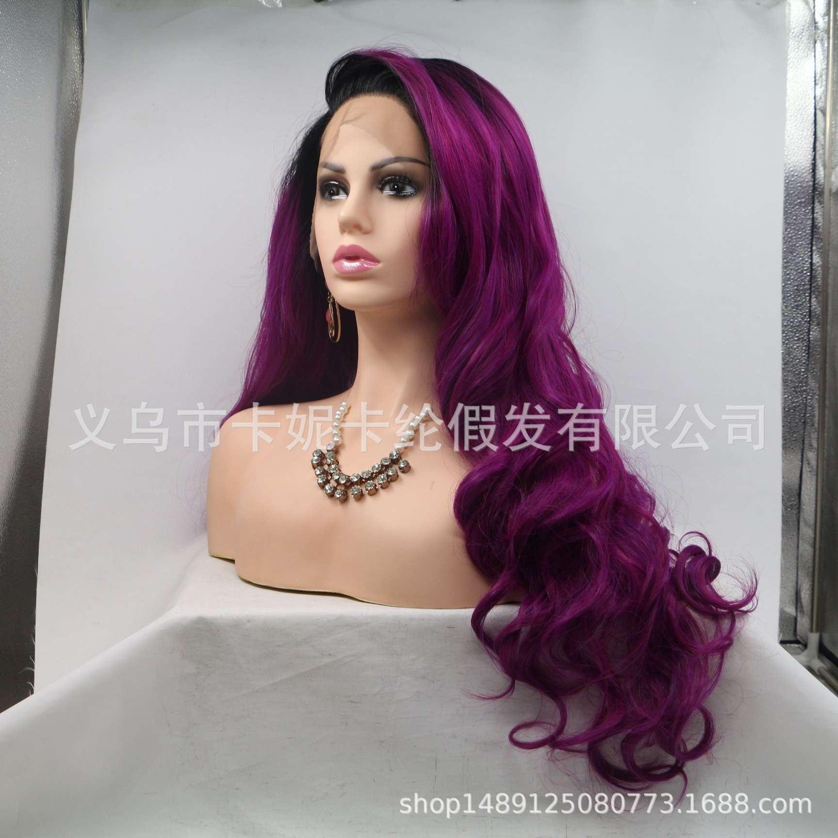 شريط أزياء من نيلووك والأميركية details Picture