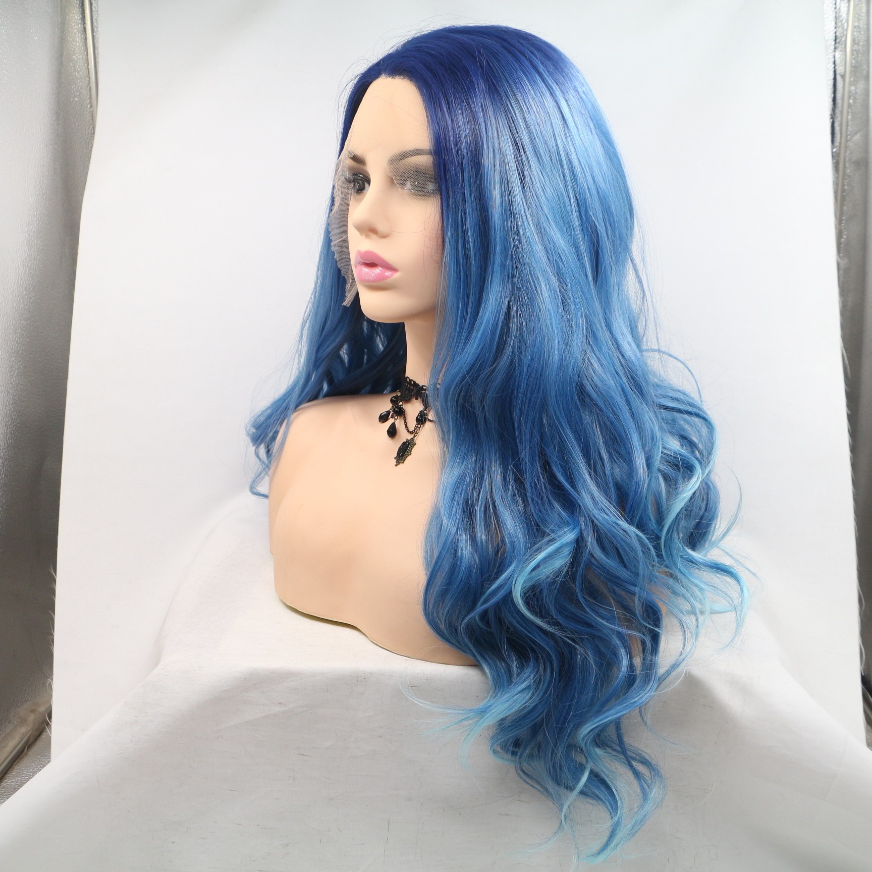 NEWLOOK European and American wig, long curly hair front Lace fashionable new cross-border wig details Picture