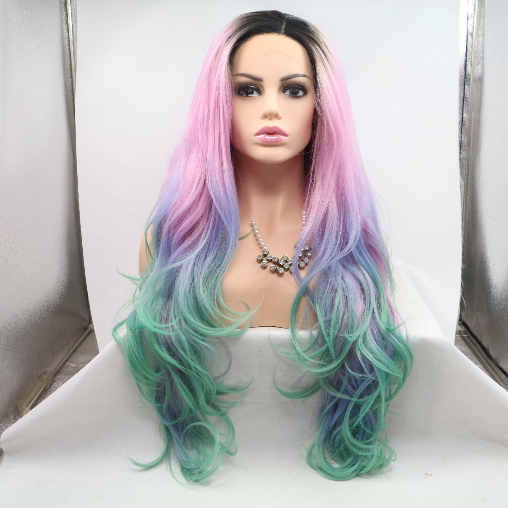 شعر مستعار New LOOK، ألياف كيميائية ملونة ذات شعر مستعار details Picture