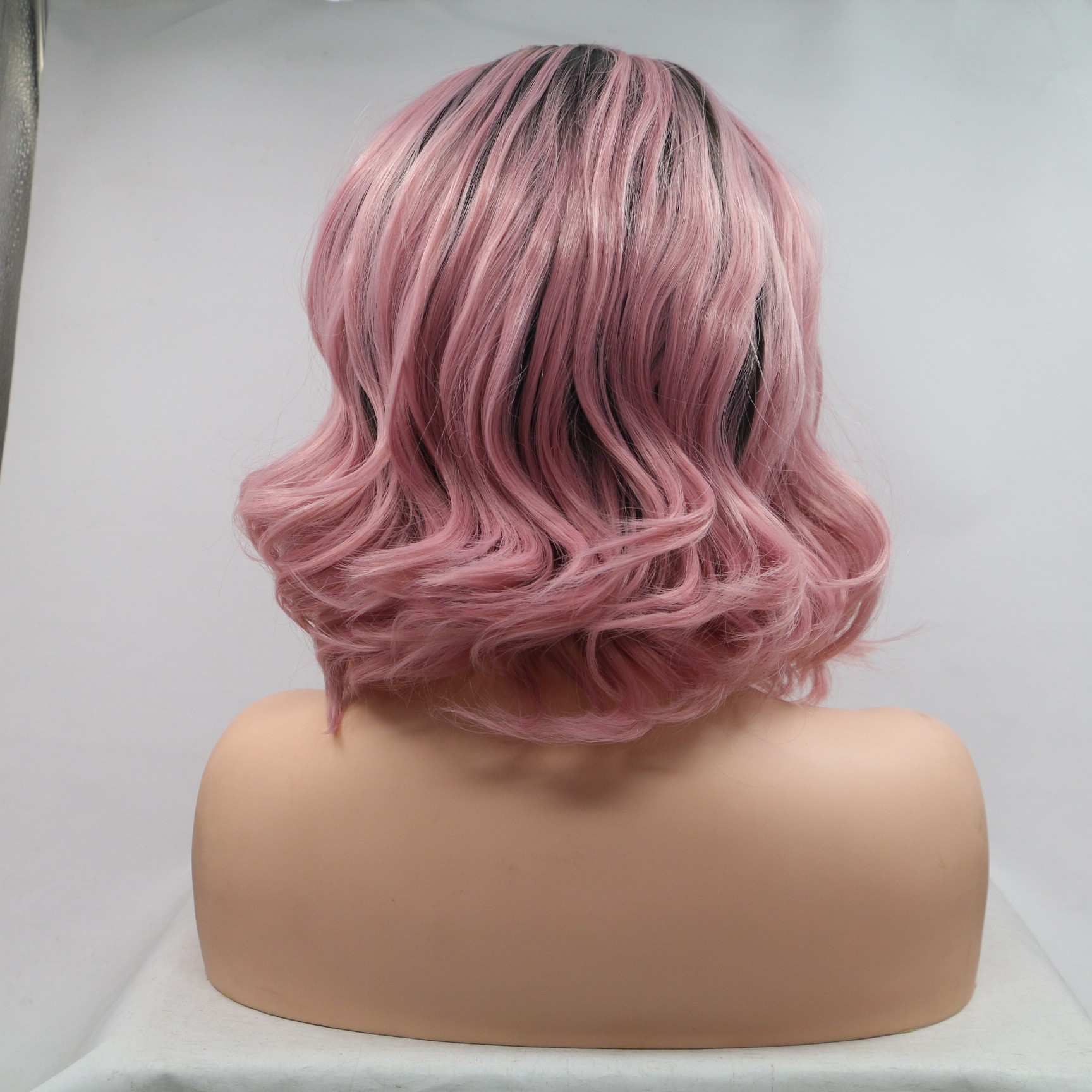 NEWLOOK European and American wig with short curly hair, lace fashion, new cross-border wig in light pink Specification image