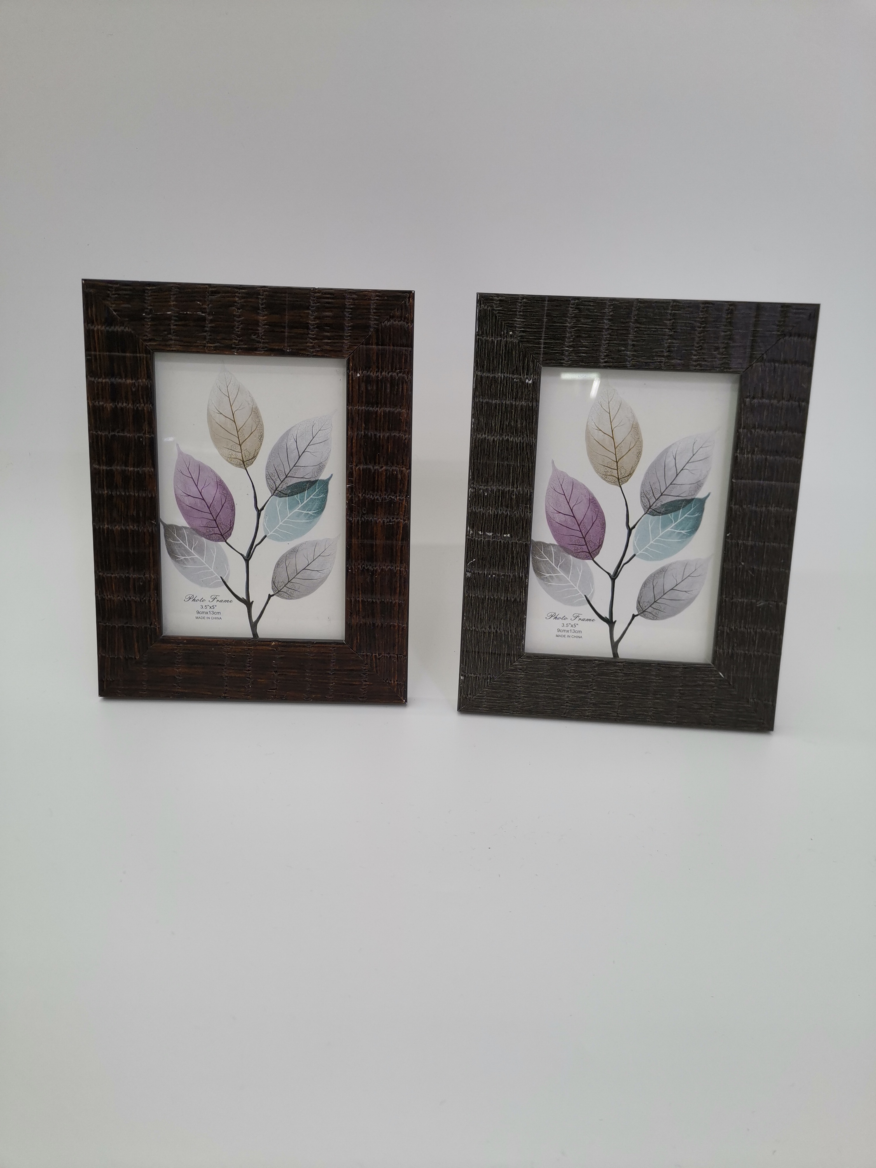 Simple photo frame display table, indoor decoration resin photo frame manufacturer wholesale stock, square photo frame display table details Picture