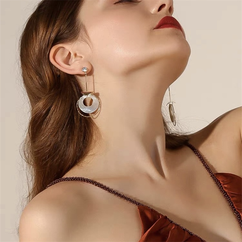 Dingxin Jewelry Earrings 9120013, a popular new product in foreign trade, offers fashionable metal earrings with a European and American style. Wholesale supply from the manufacturer Item Picture