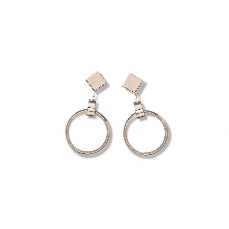 Dingxin Jewelry Earrings 9120023, a popular new product for foreign trade, offers fashionable metal earrings with a European and American style. Wholesale supply from the manufacturer Item Picture
