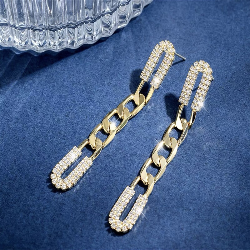 Dingxin Jewelry Earrings 9120041, a popular new product in foreign trade, offers fashionable metal earrings with a European and American style. Wholesale supply from the manufacturer Specification image