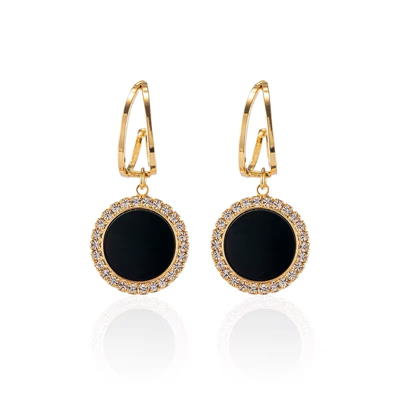 Dingxin Jewelry Earrings 9120025, a popular new product in foreign trade, offers fashionable metal earrings with a European and American style. Wholesale supply from the manufacturer Item Picture