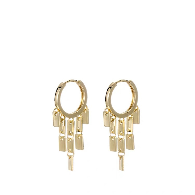 Dingxin Jewelry Earrings 9120043, a popular new product in foreign trade, offers fashionable metal earrings with a European and American style. Wholesale supply from the manufacturer Item Picture
