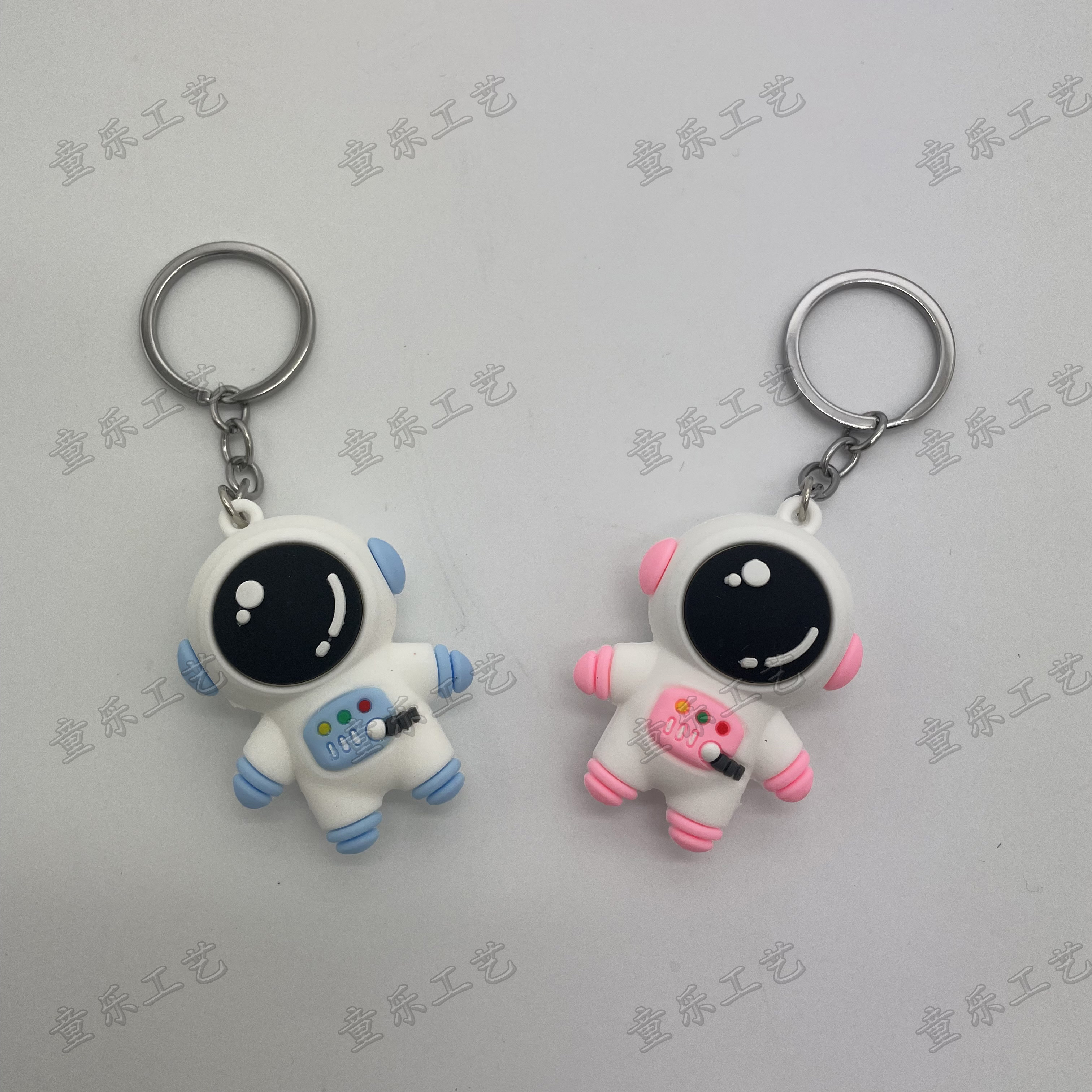 Creative Internet celebrity astronaut soft rubber keychain cartoon astronaut key accessory 3D figurine pendant Application Scenario