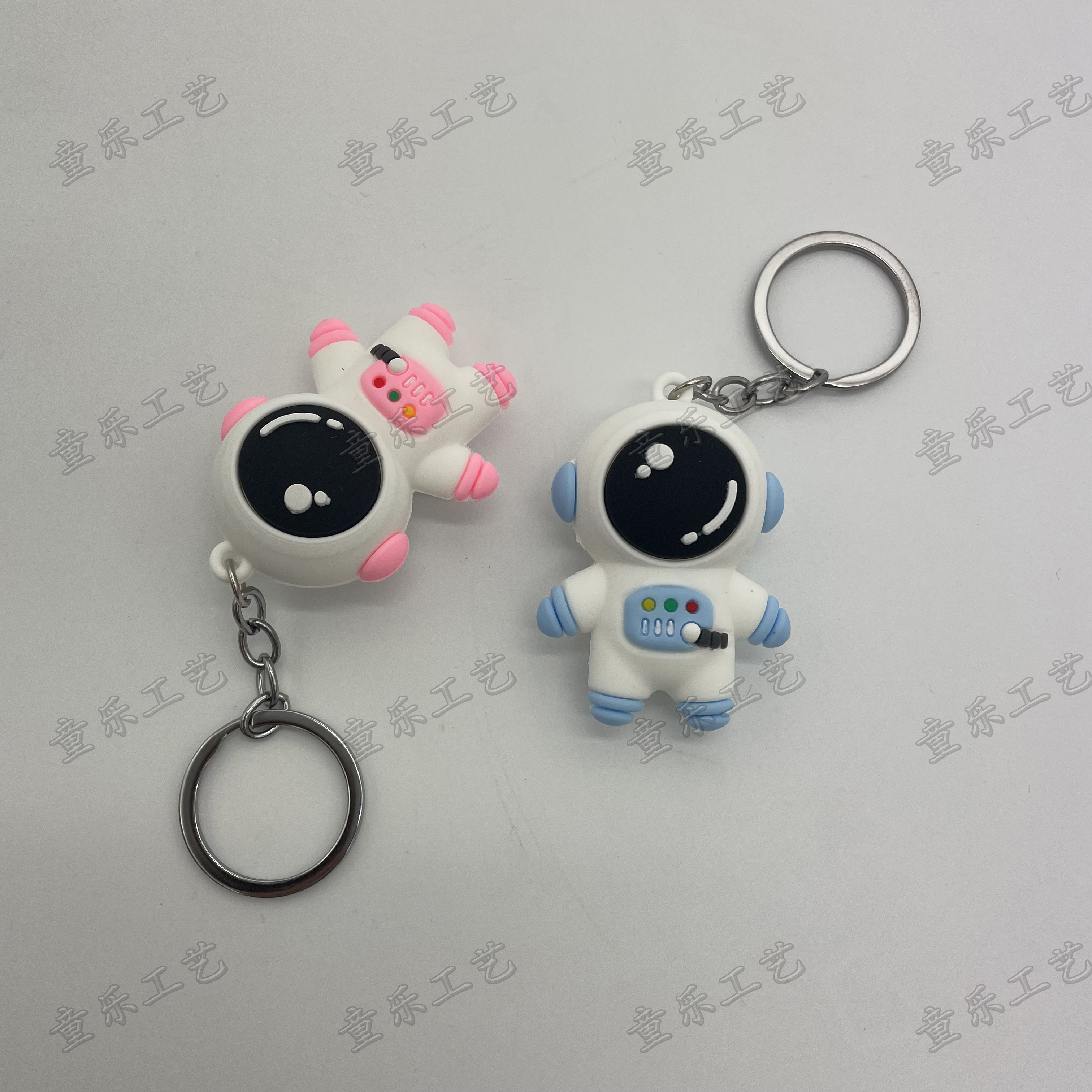 Creative Internet celebrity astronaut soft rubber keychain cartoon astronaut key accessory 3D figurine pendant Item Picture