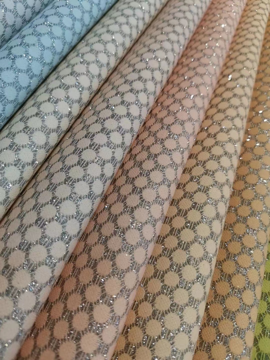 TH1143 Large stock of high, medium and low-grade leather fabrics, direct sales from the manufacturer, best-selling new styles Item Picture