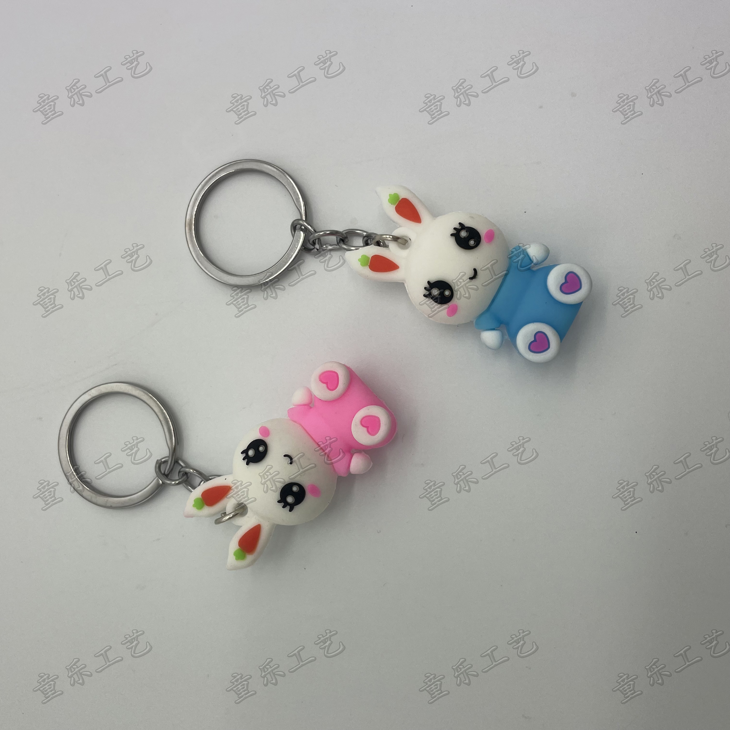 Creative and trendy rabbit keychains, claw machines, claw machines, pendants, couple bags, key chains, car keychains Item Picture