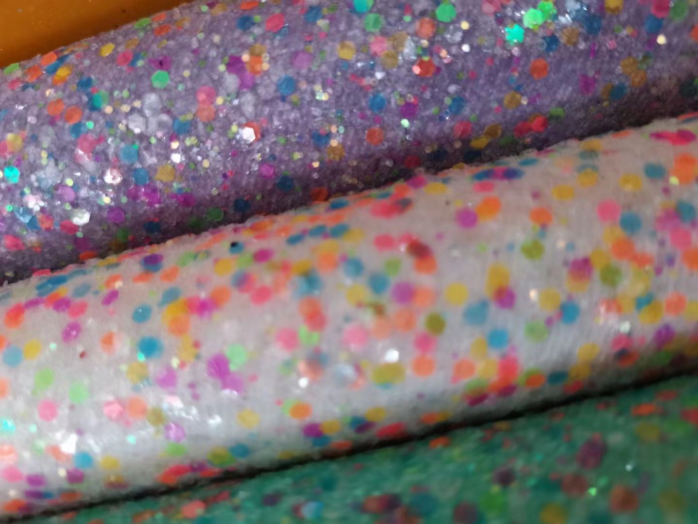 In June 2021006, a large quantity of high, medium and low-grade leather fabrics in stock are sold directly by the manufacturer. New and popular styles Specification image