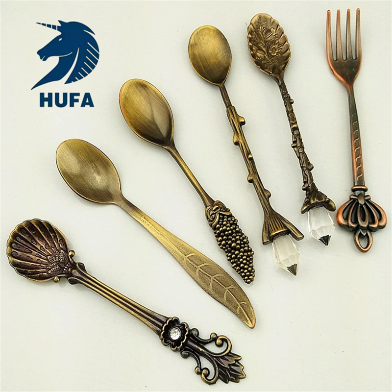 Retro European court tableware set of 6 pieces: Fruit cake fork, pomegranate flower, coffee spoon, small recipe, gold and silver, bronze, Western tableware set, steak knife, fork, hotel supplies, coffee spoon, dessert, ice spoon, thickened soup spoon, hotel household