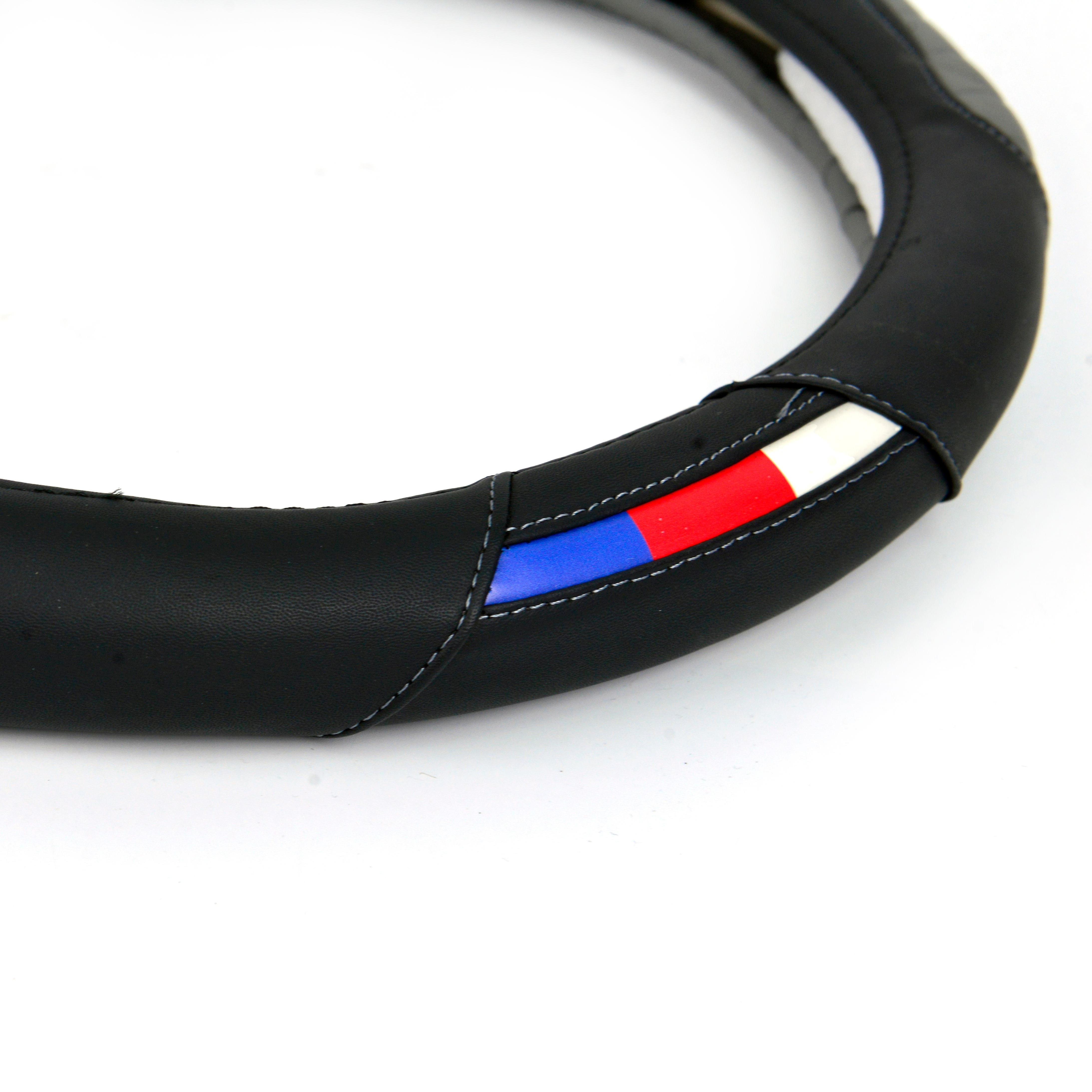 Wholesale from the source manufacturer of four-season universal leather steering wheel handle covers and color splicing interior protection covers for cars, Qiwei Car Decoration QW03 Item Picture