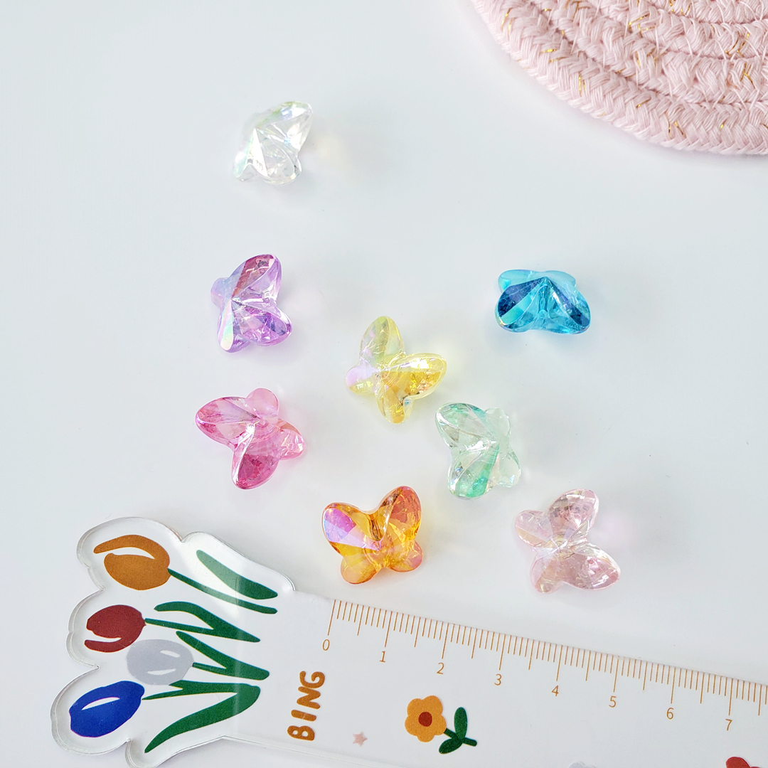 Wholesale of Chen Ming's acrylic transparent AB butterfly-shaped necklaces, loose bead earrings, hair strings and other accessories details Picture